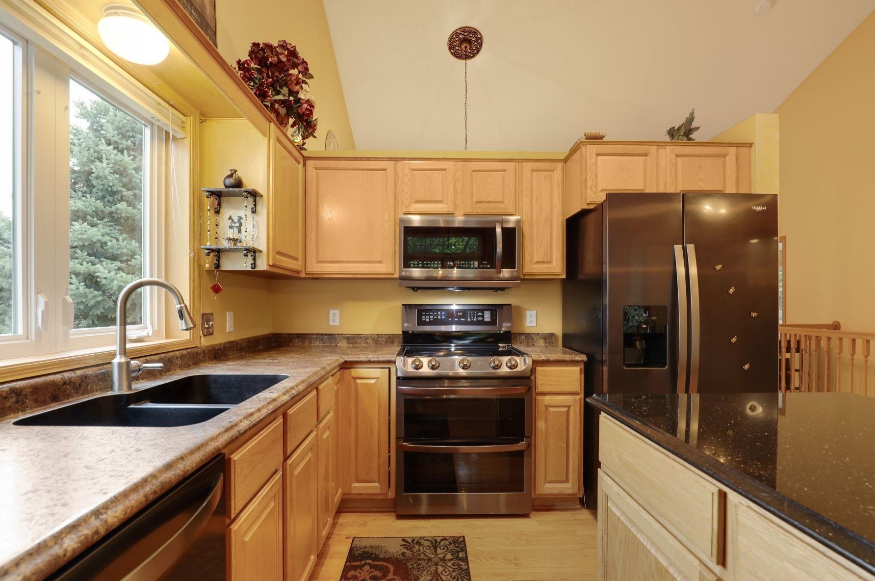 13907 Farmington Way, Saint Paul MN  55124-3314 exterior