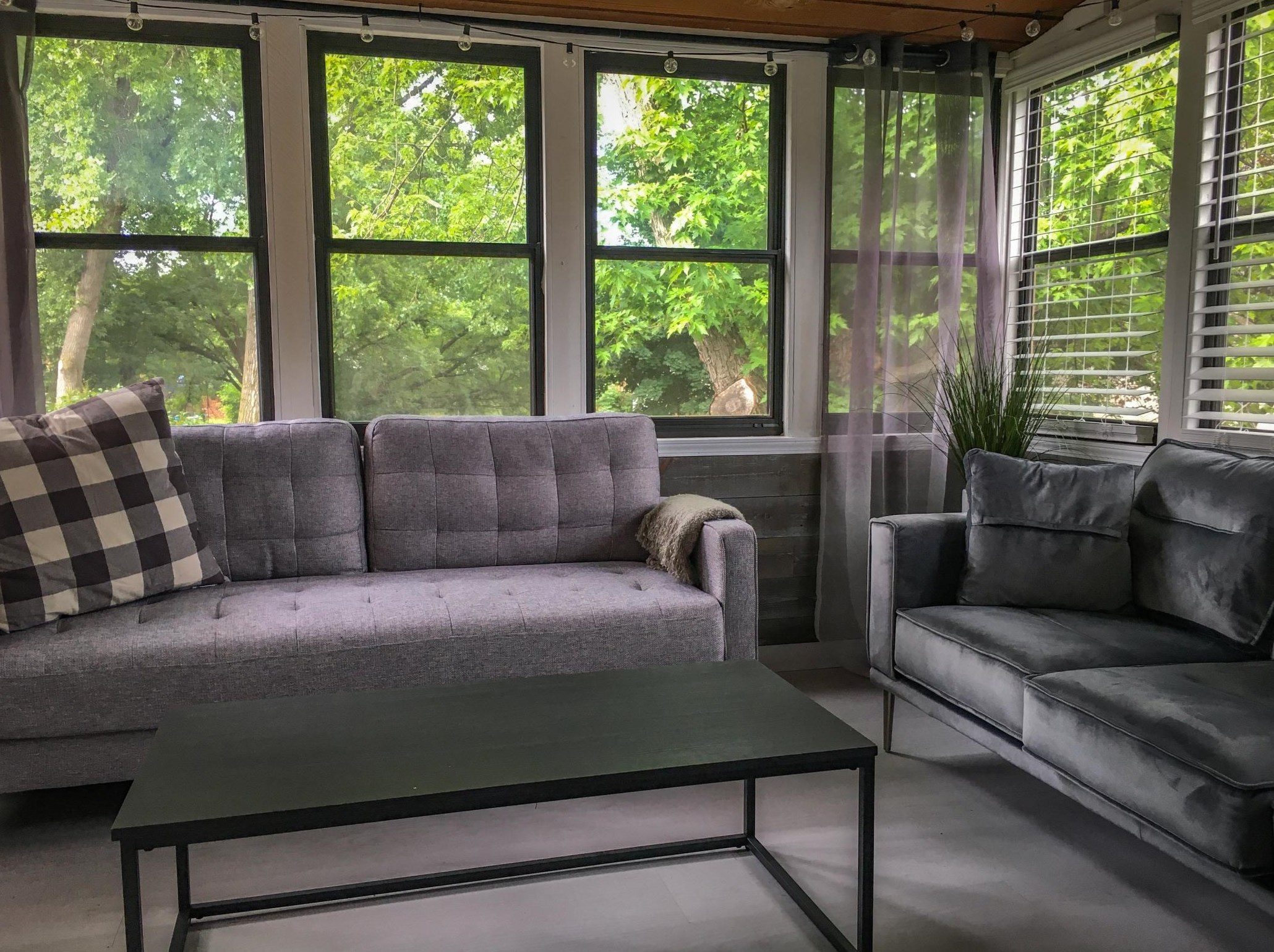 9850 Cromwell Dr, Edina MN  55347-2945 exterior