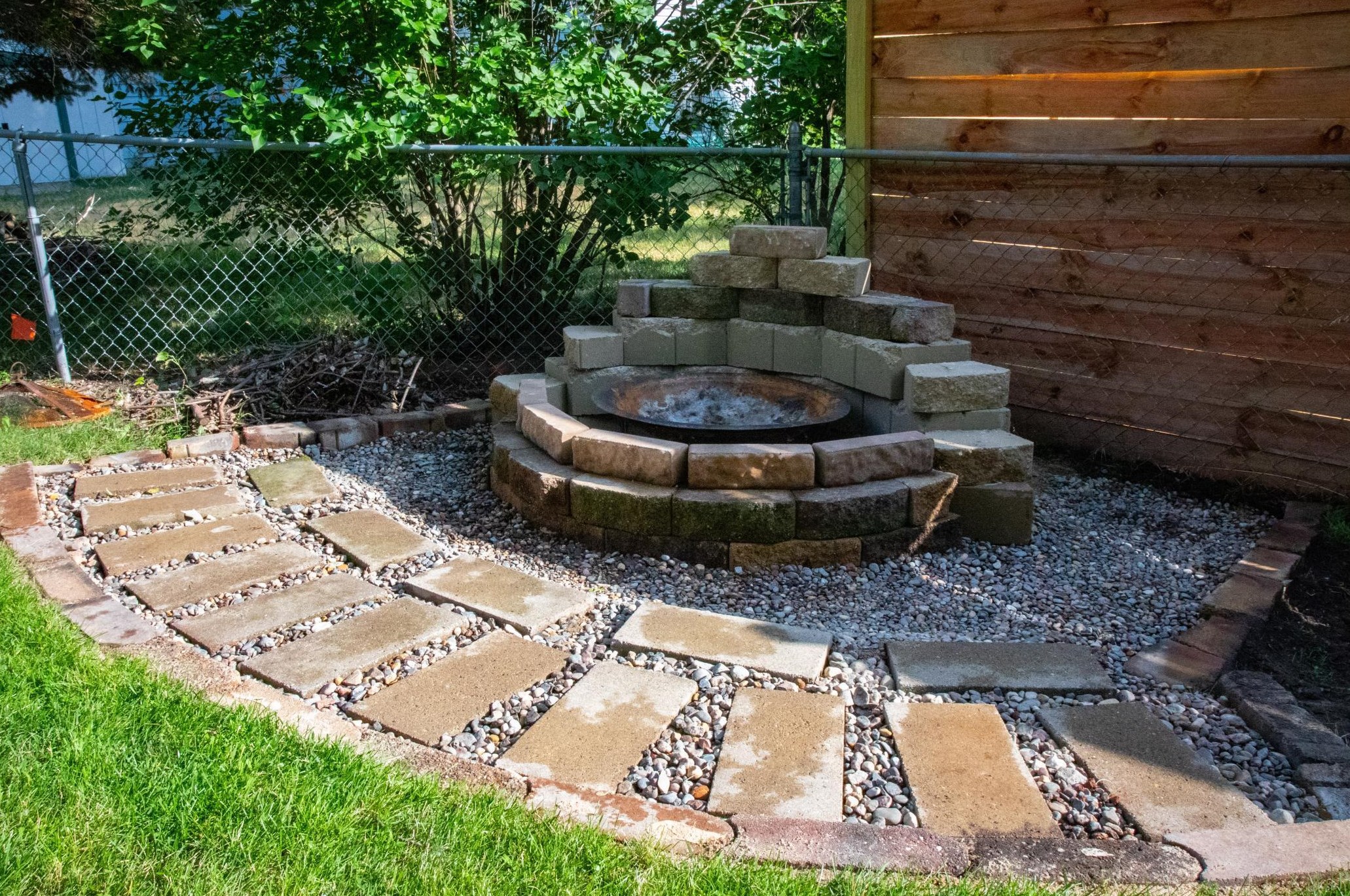 9850 Cromwell Dr, Edina MN  55347-2945 exterior