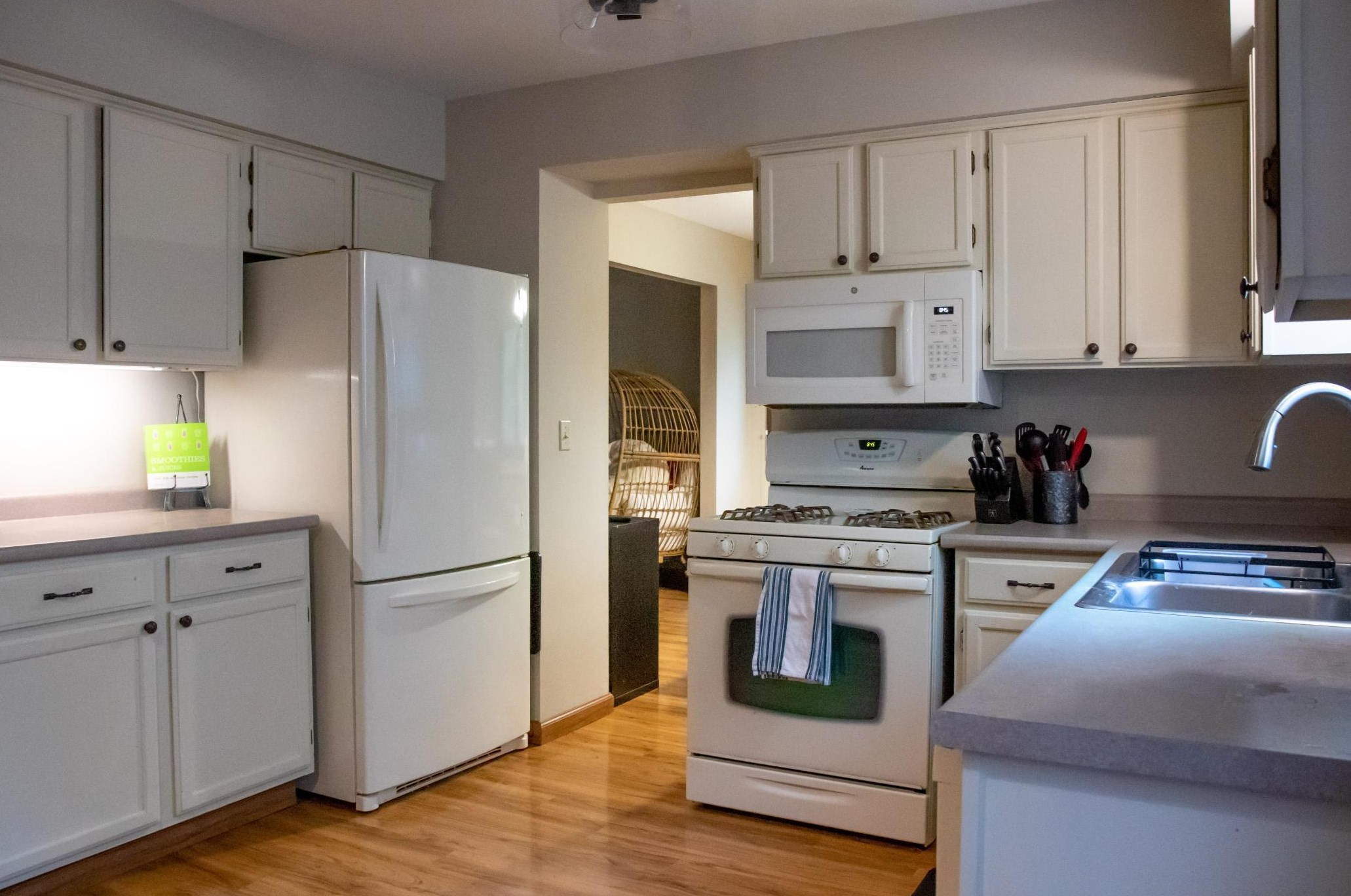 9850 Cromwell Dr, Edina MN  55347-2945 exterior