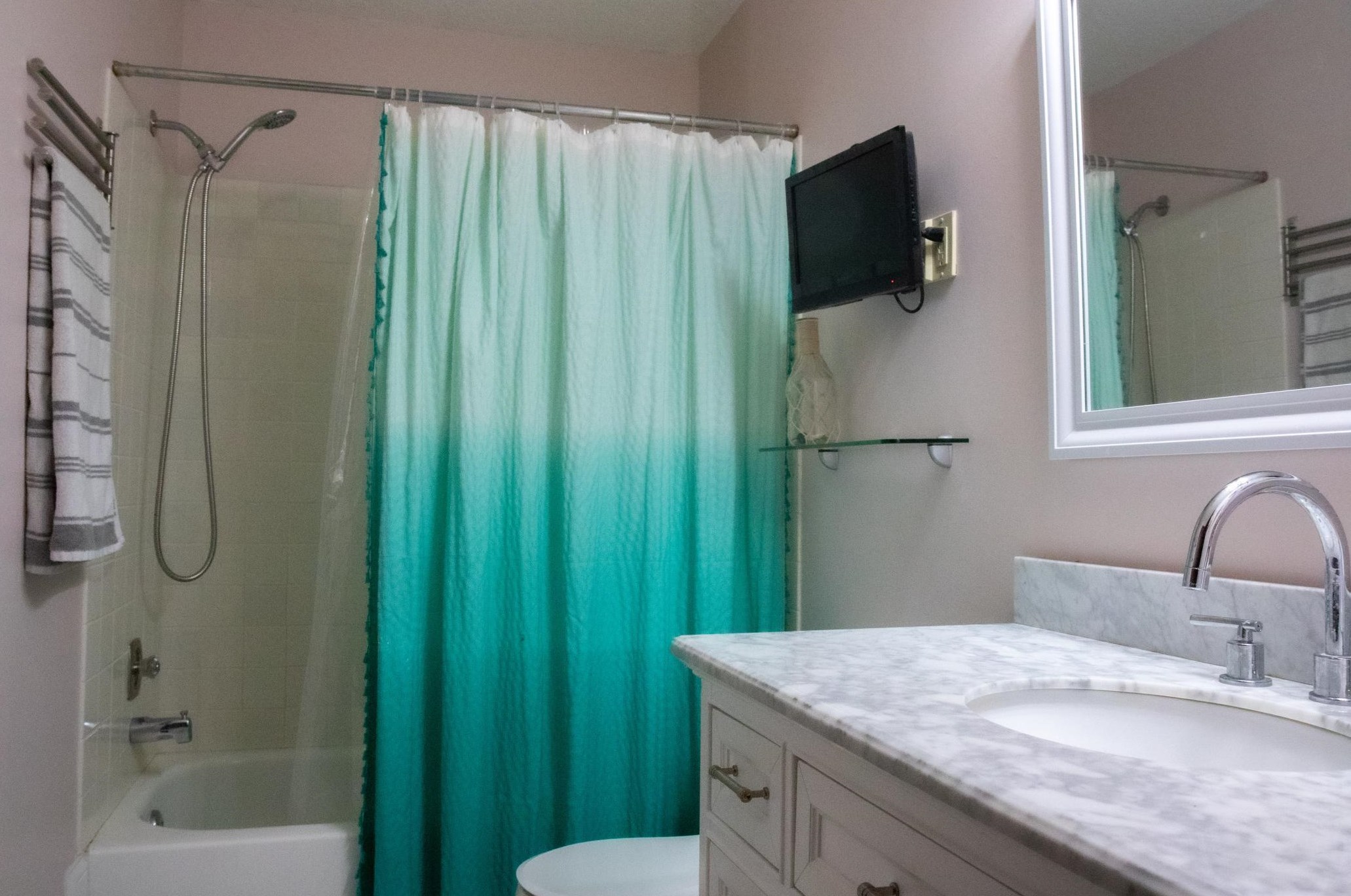 9850 Cromwell Dr, Edina MN  55347-2945 exterior