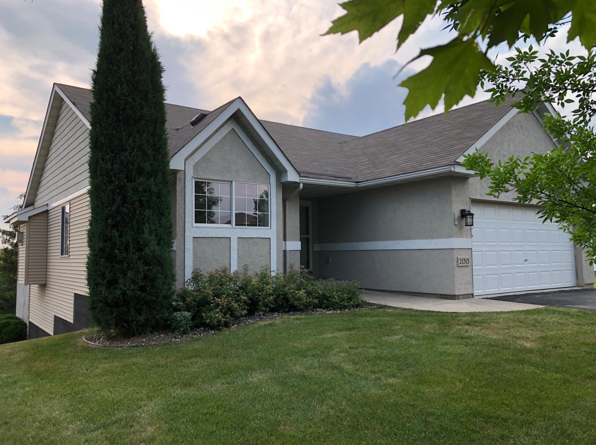 21313 Independence Ave, Lakeville MN  55044-1906 exterior