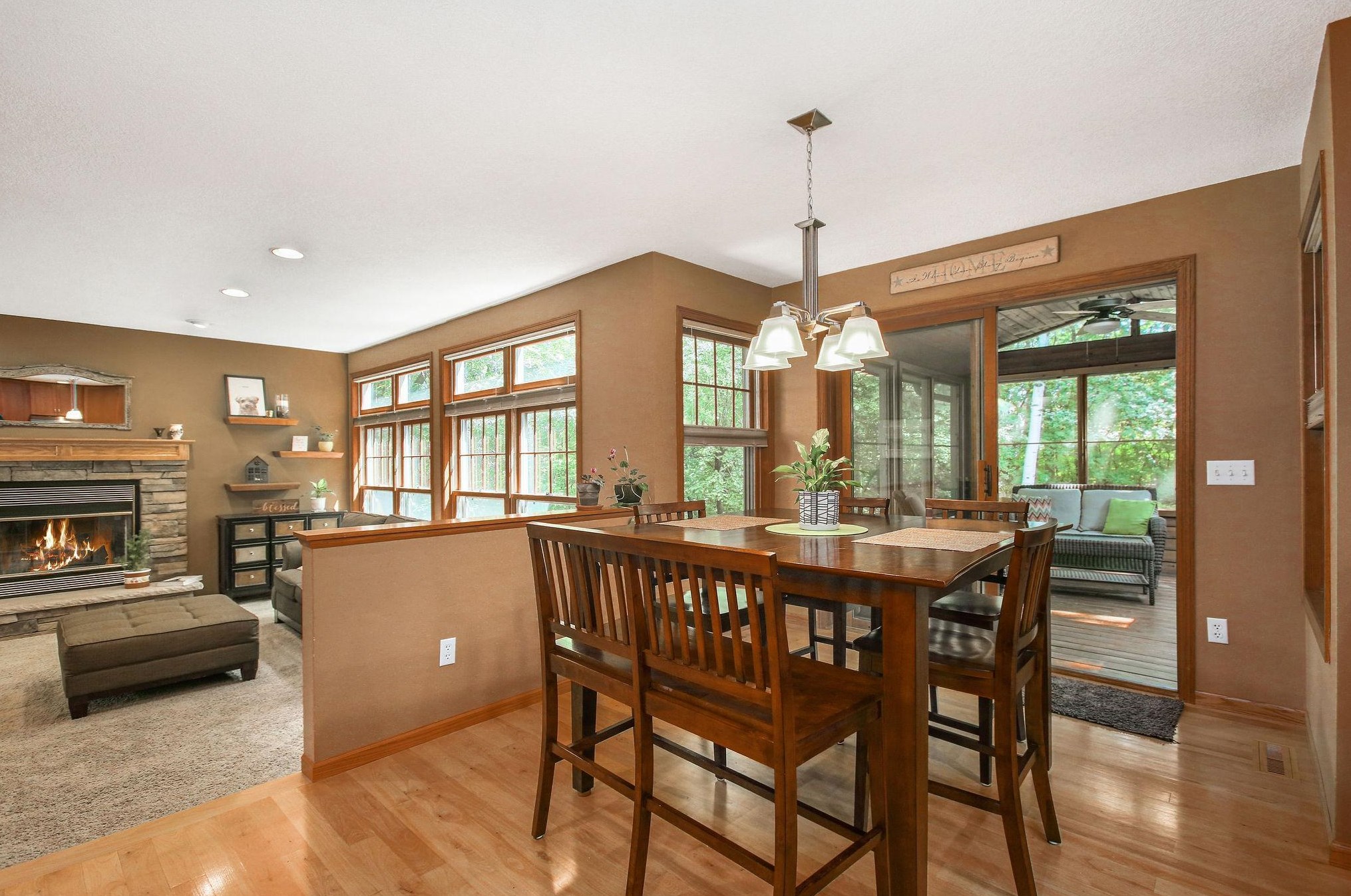 3214 Red Oak Dr, Saint Paul MN  55121-2336 exterior