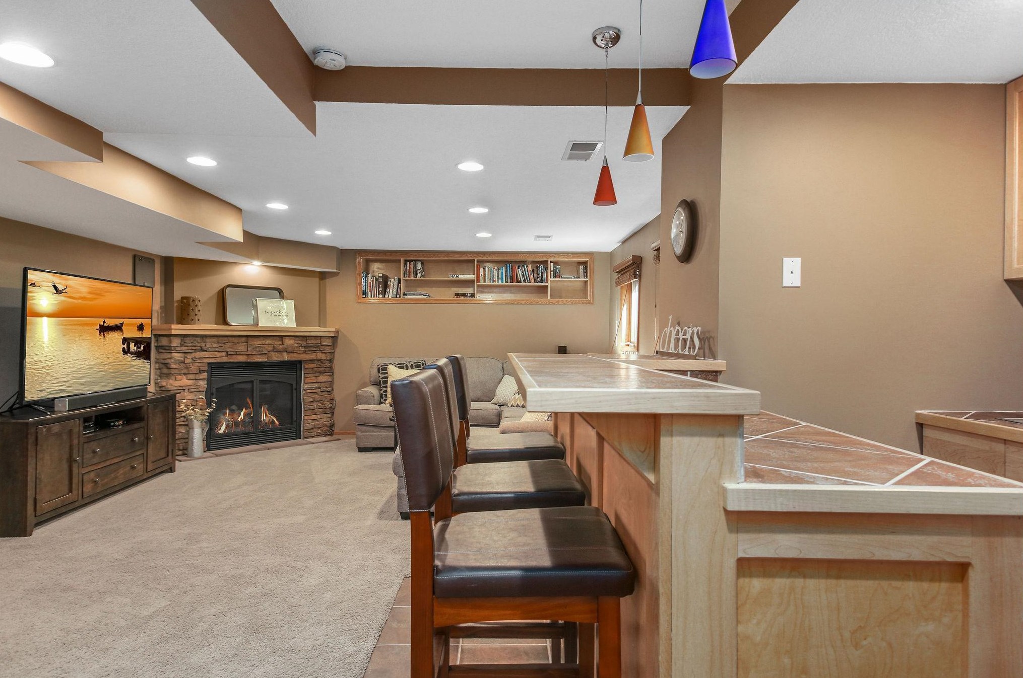 3214 Red Oak Dr, Saint Paul MN  55121-2336 exterior