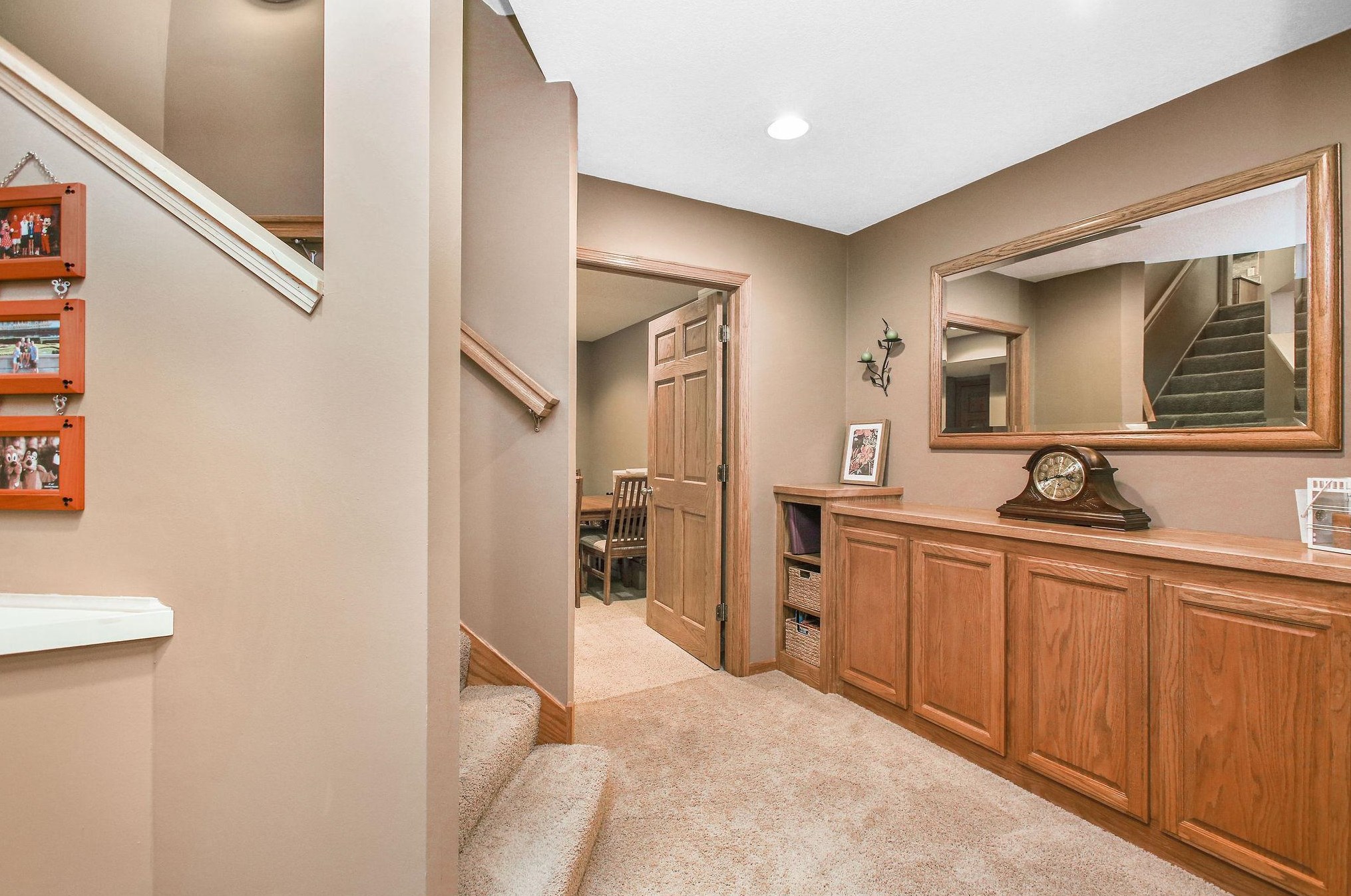 3214 Red Oak Dr, Saint Paul MN  55121-2336 exterior