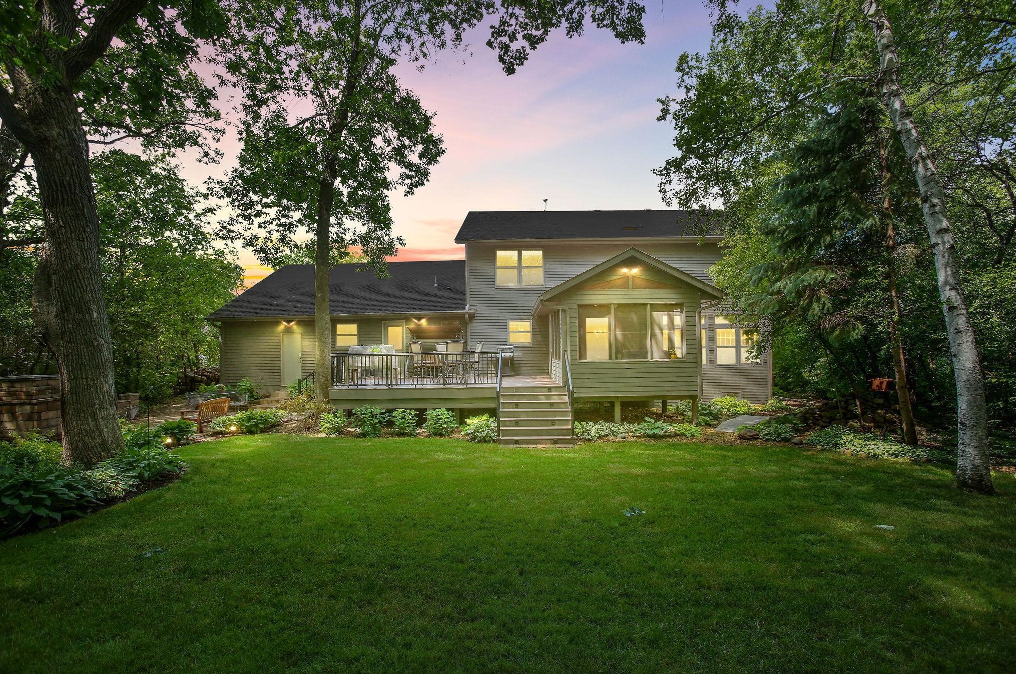 3214 Red Oak Dr, Saint Paul MN  55121-2336 exterior