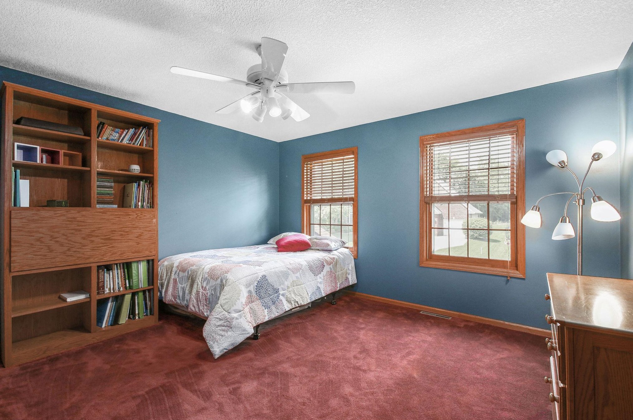 3214 Red Oak Dr, Saint Paul MN  55121-2336 exterior