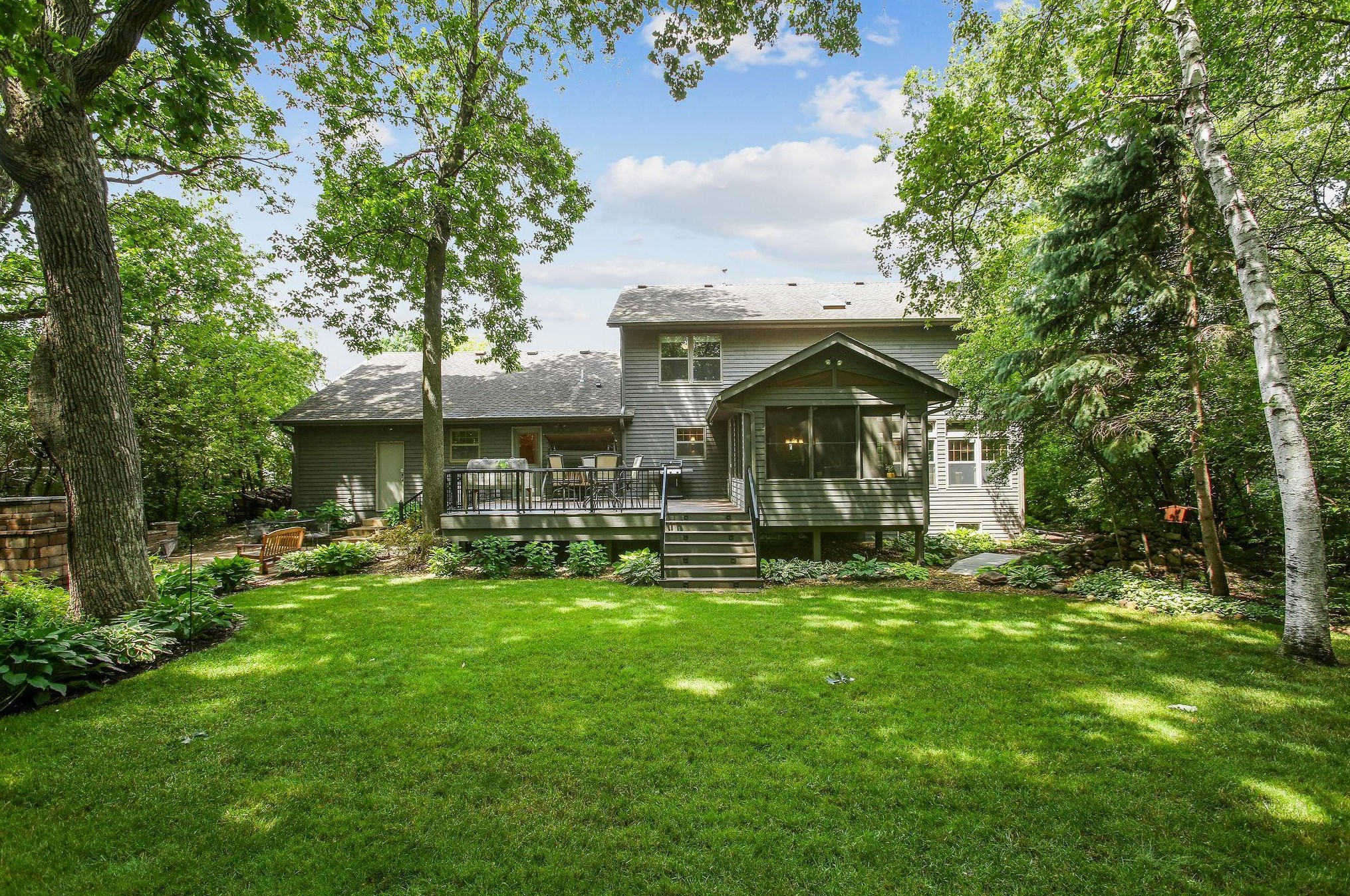 3214 Red Oak Dr, Saint Paul MN  55121-2336 exterior