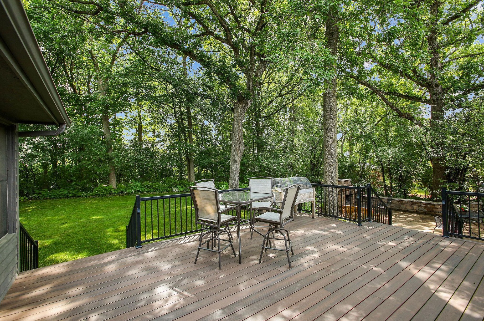 3214 Red Oak Dr, Saint Paul MN  55121-2336 exterior