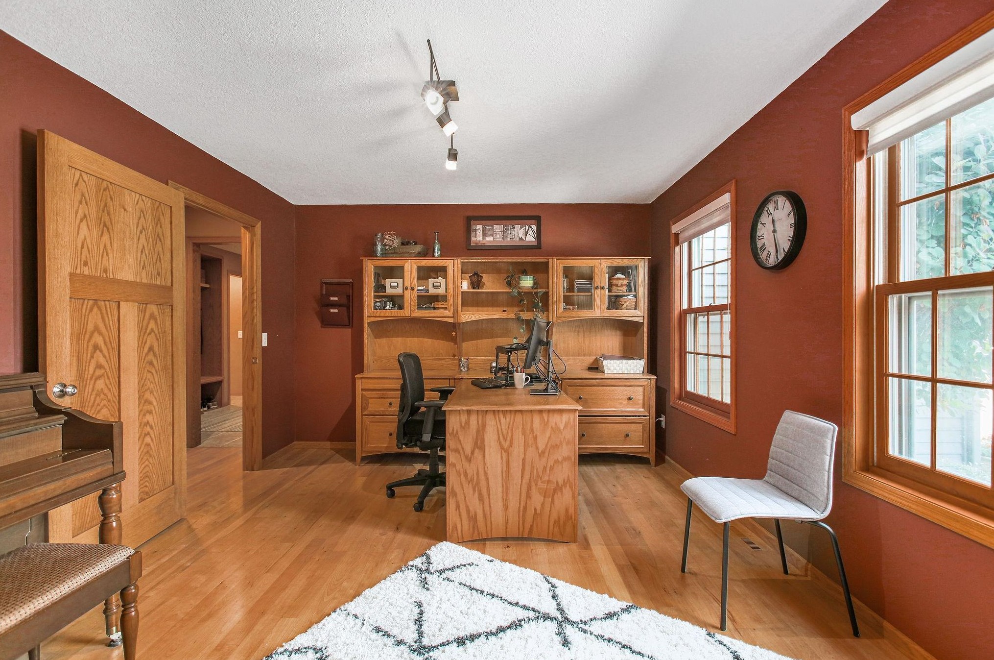 3214 Red Oak Dr, Saint Paul MN  55121-2336 exterior