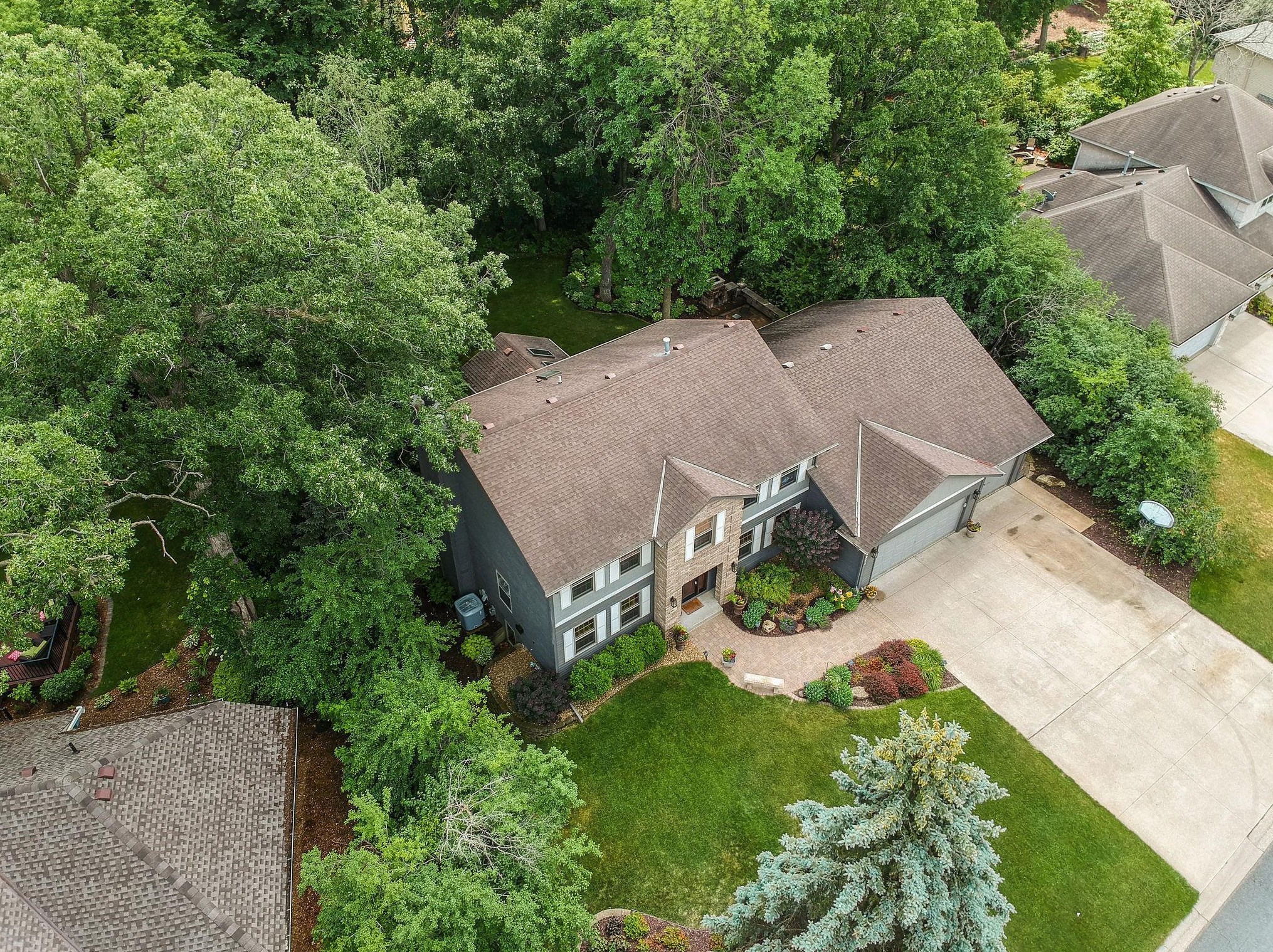 3214 Red Oak Dr, Saint Paul MN  55121-2336 exterior