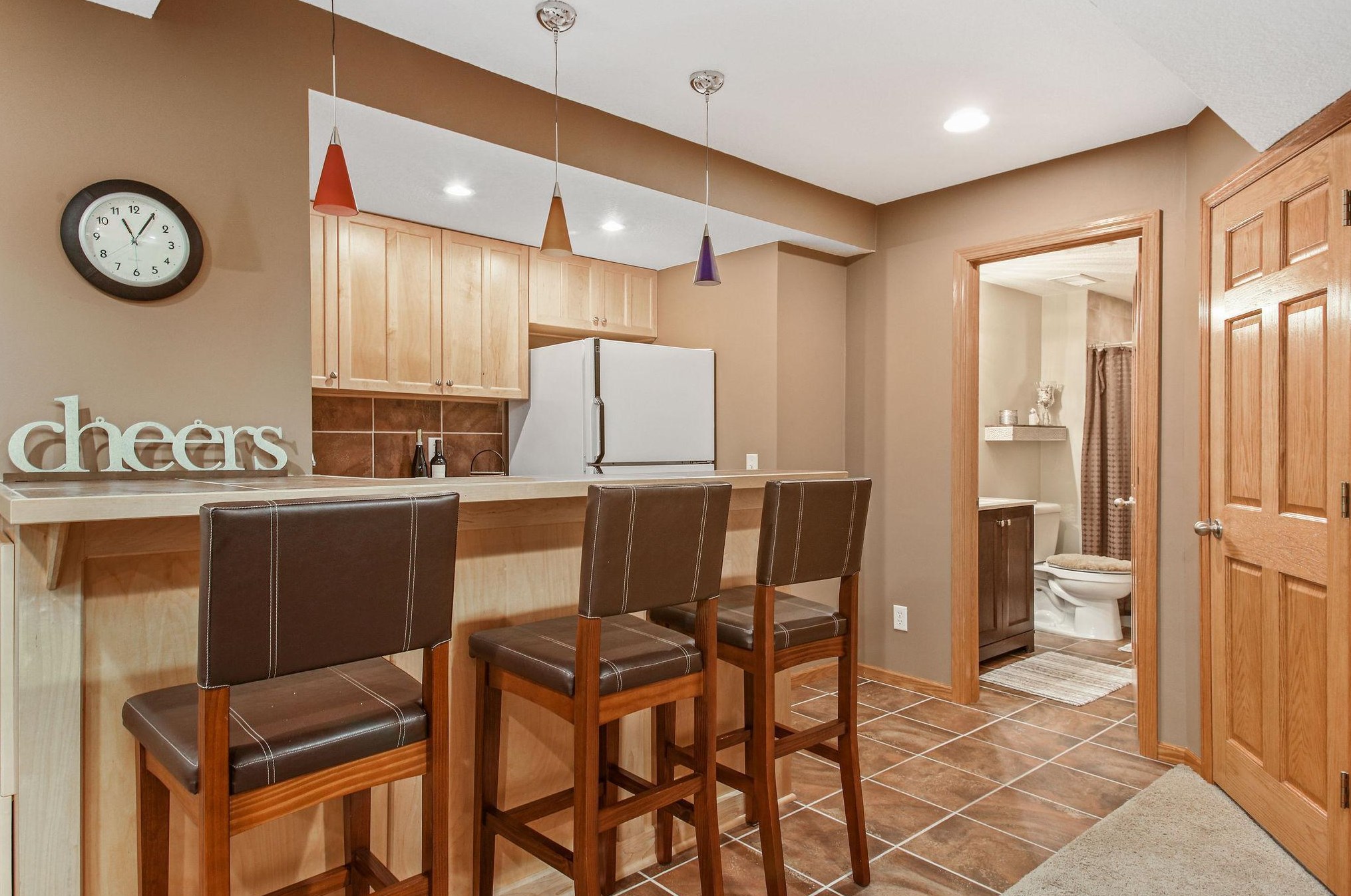 3214 Red Oak Dr, Saint Paul MN  55121-2336 exterior