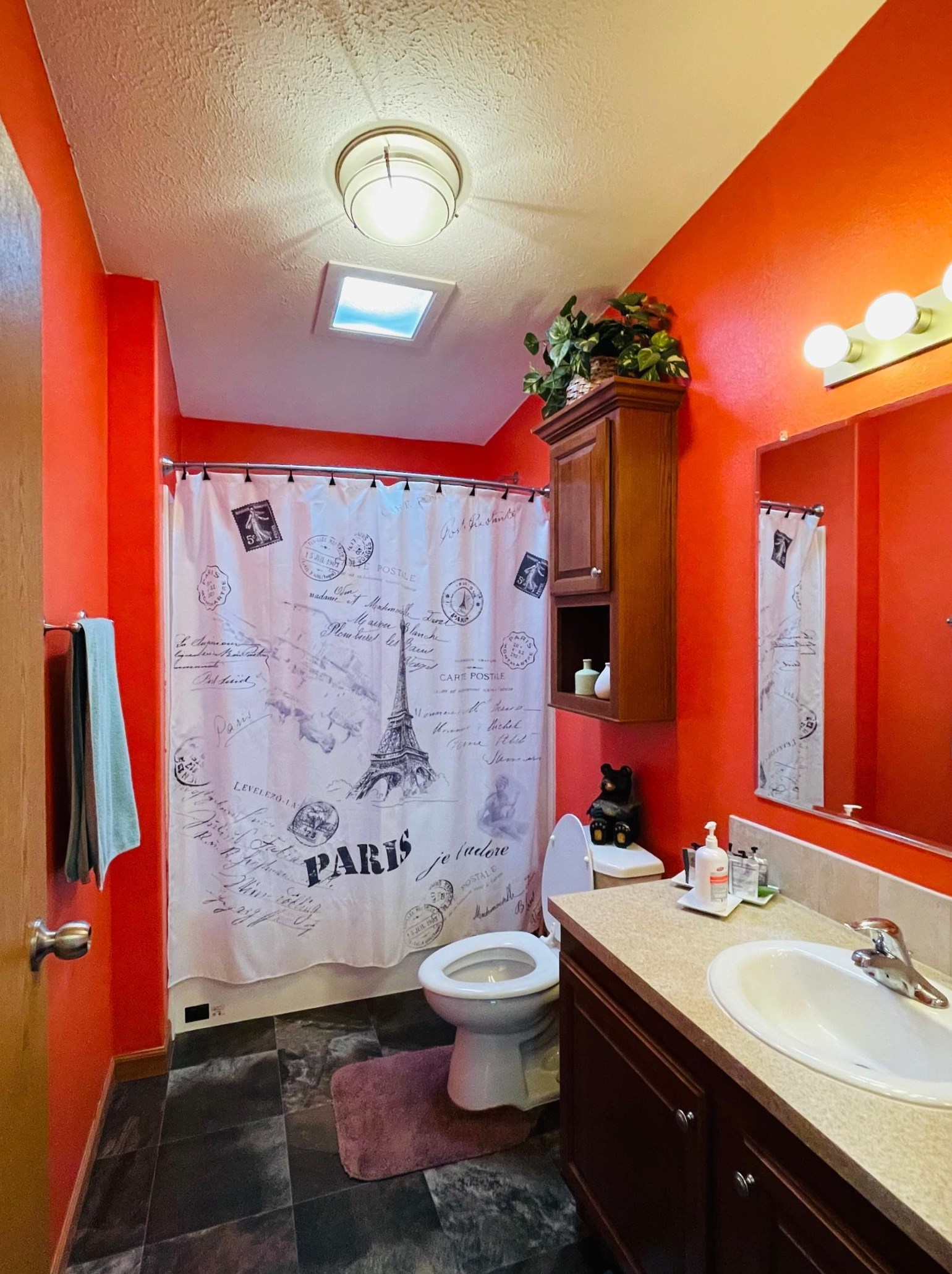 205 Elizabeth Ave, Oakland MN  56007-2537 exterior