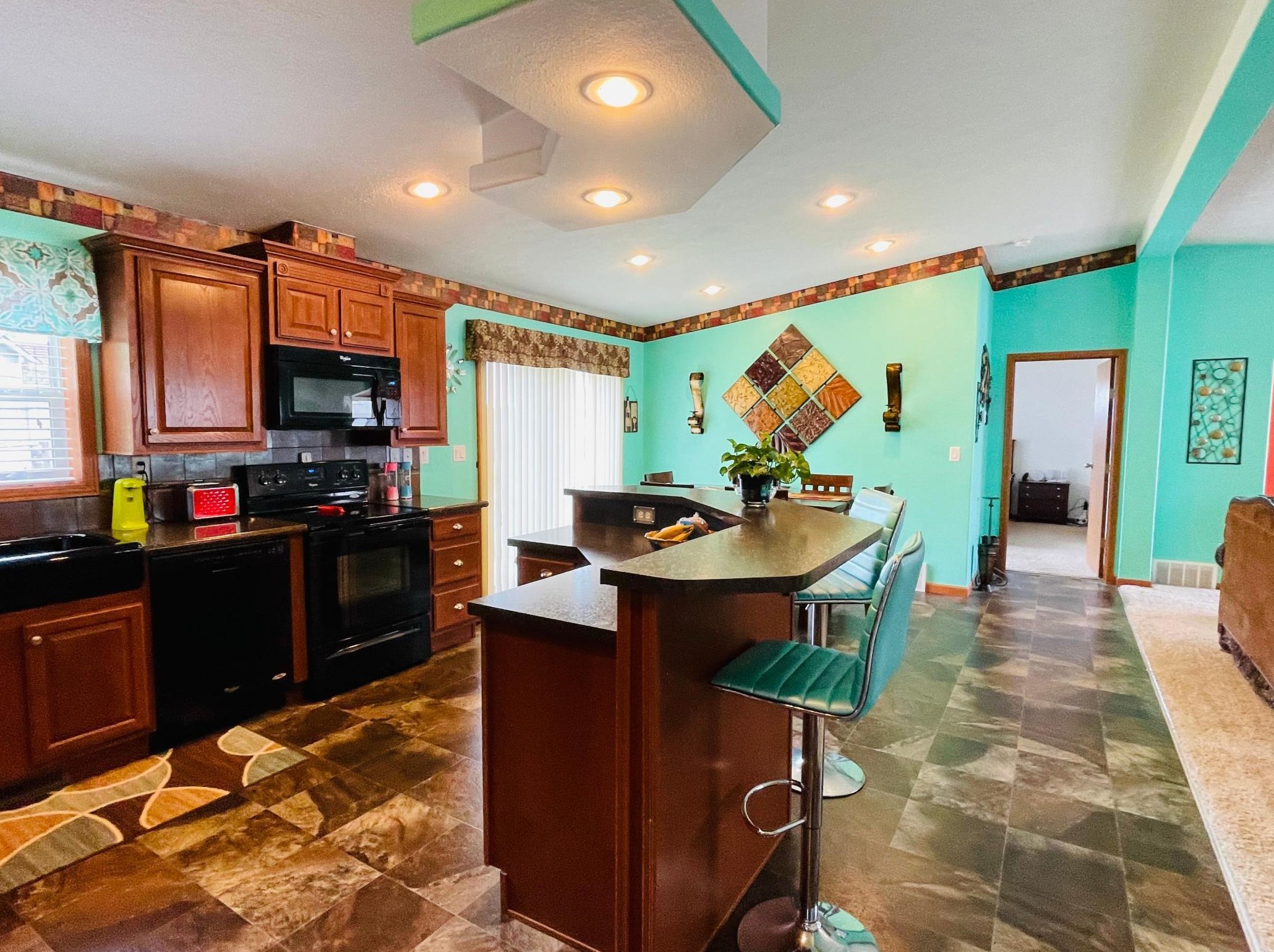 205 Elizabeth Ave, Oakland MN  56007-2537 exterior