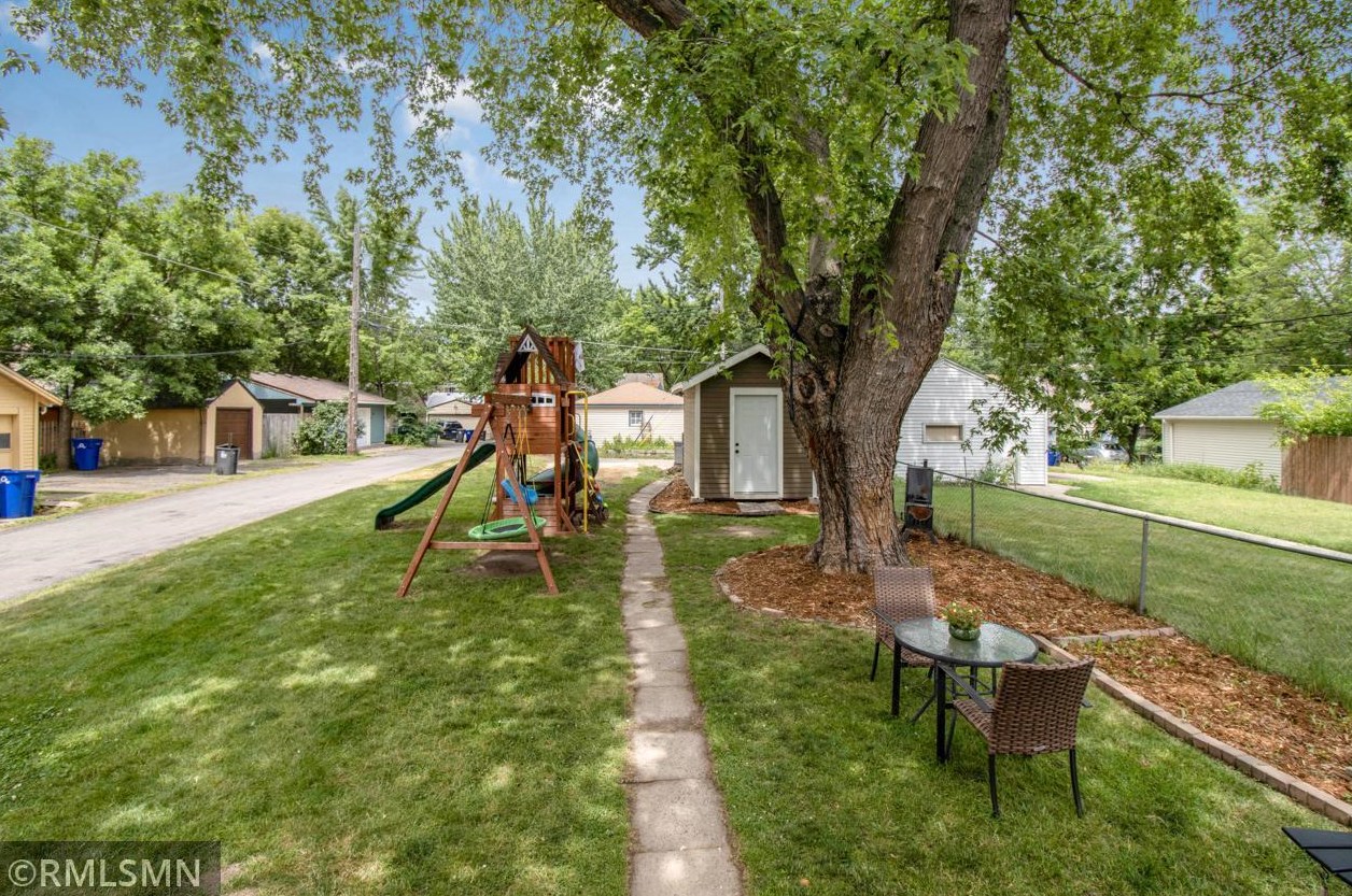 655 Sherwood Ave, Saint Paul MN  55106-1712 exterior