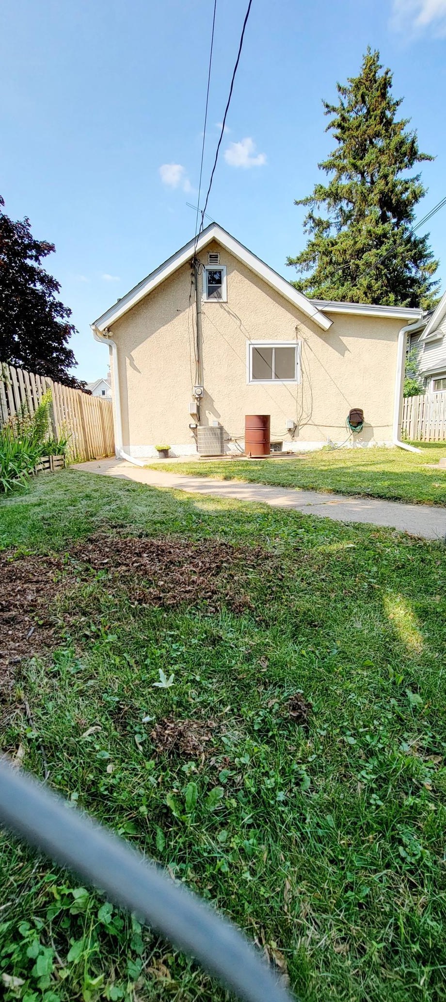 962 Reaney Ave, Saint Paul MN  55106-3847 exterior