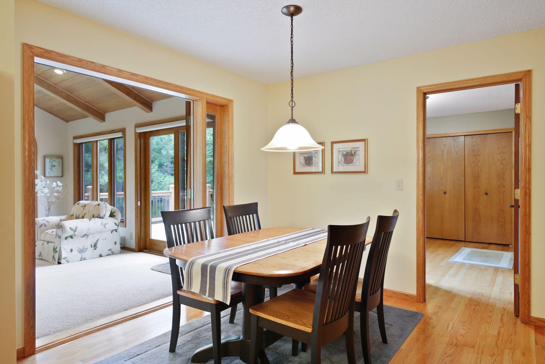 9039 Gould Rd, Edina MN  55347-3362 exterior