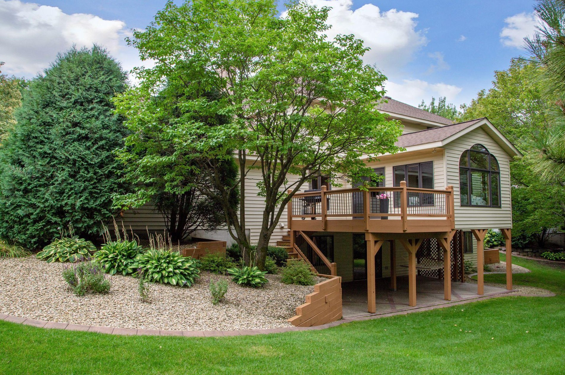 9039 Gould Rd, Edina MN  55347-3362 exterior