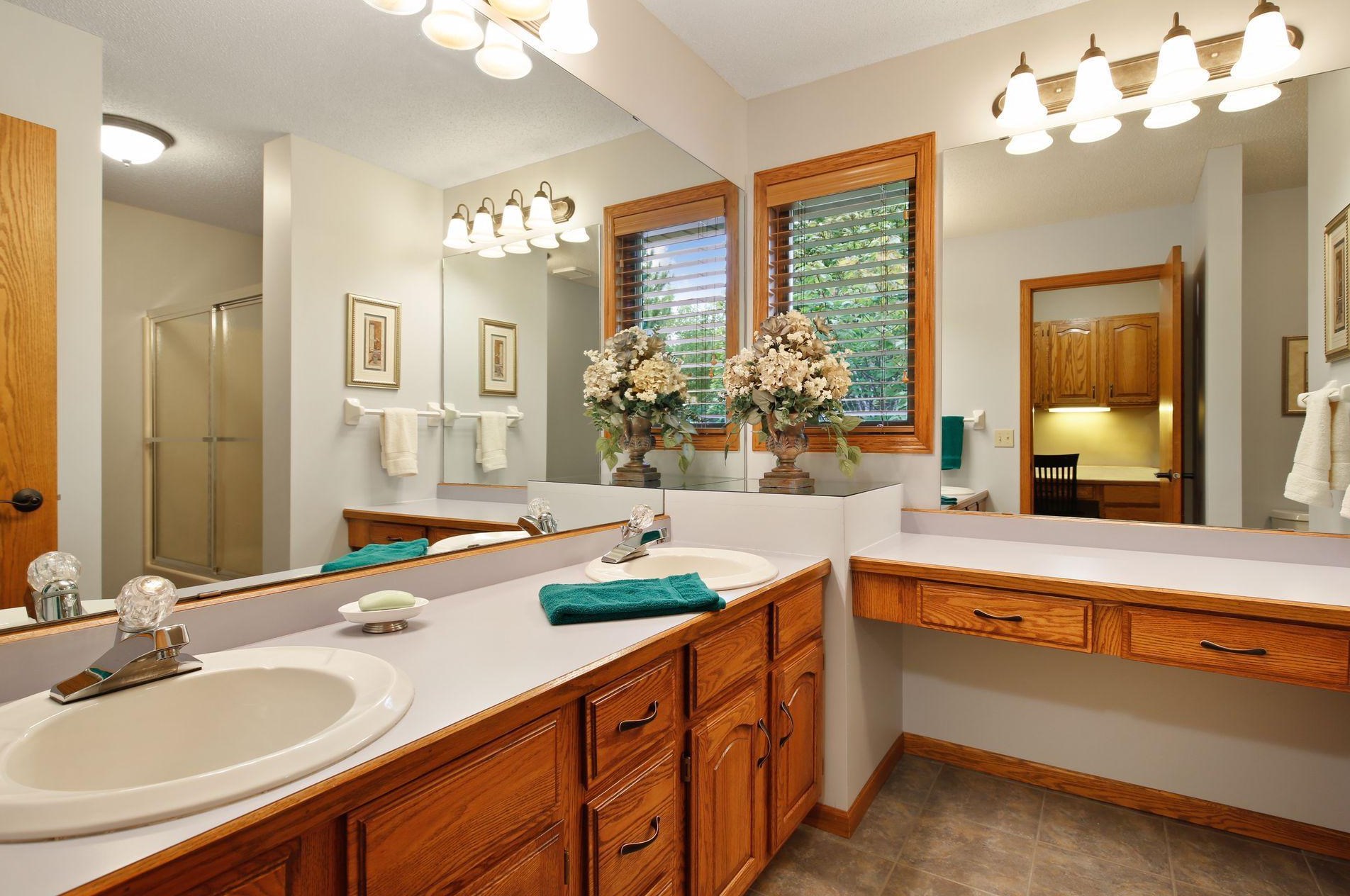 9039 Gould Rd, Edina MN  55347-3362 exterior