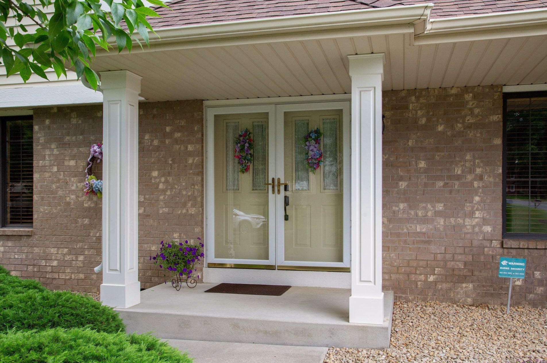 9039 Gould Rd, Edina MN  55347-3362 exterior