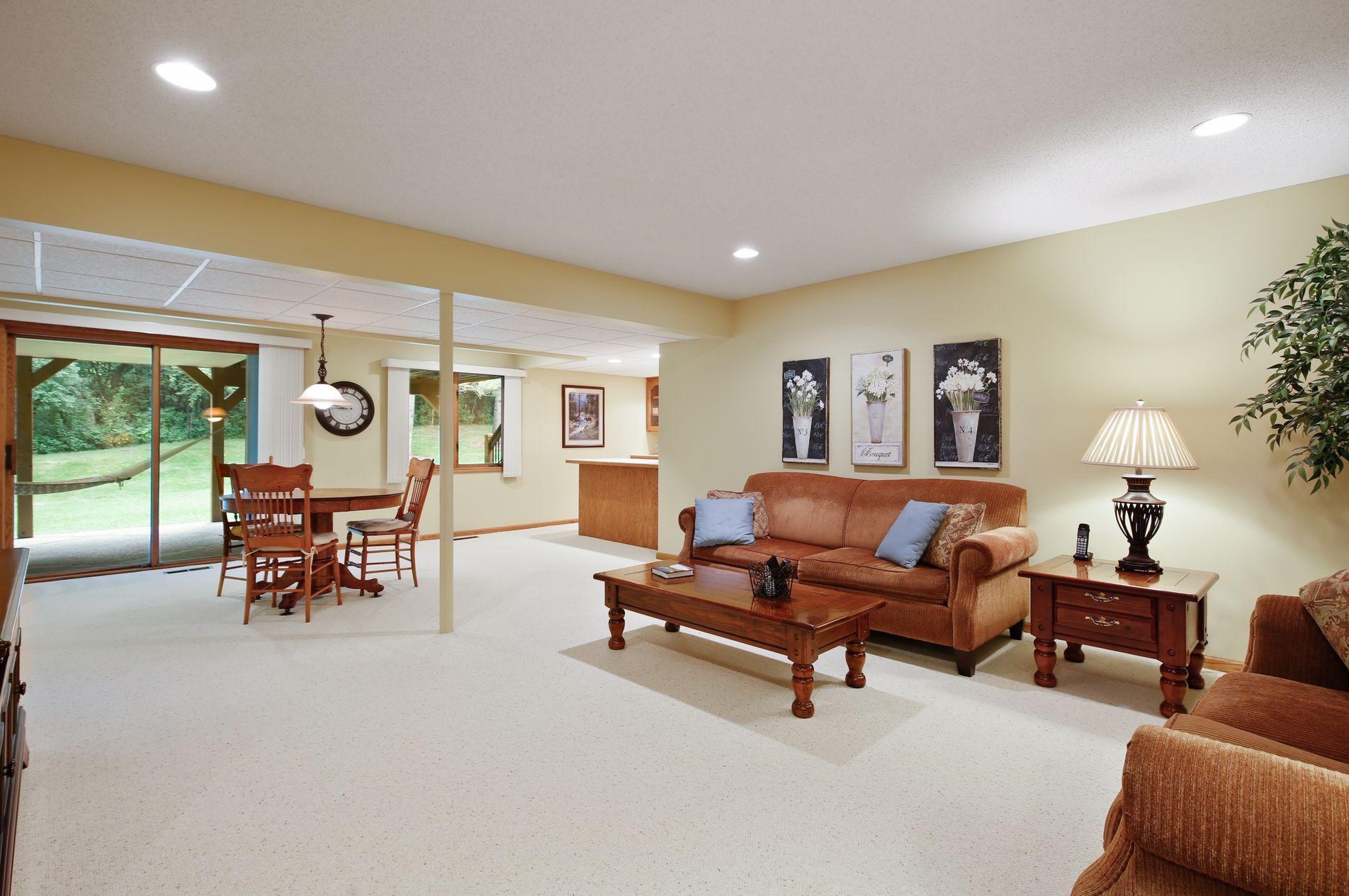 9039 Gould Rd, Edina MN  55347-3362 exterior