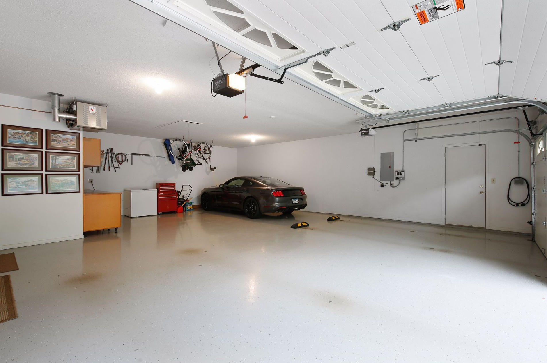 9039 Gould Rd, Edina MN  55347-3362 exterior