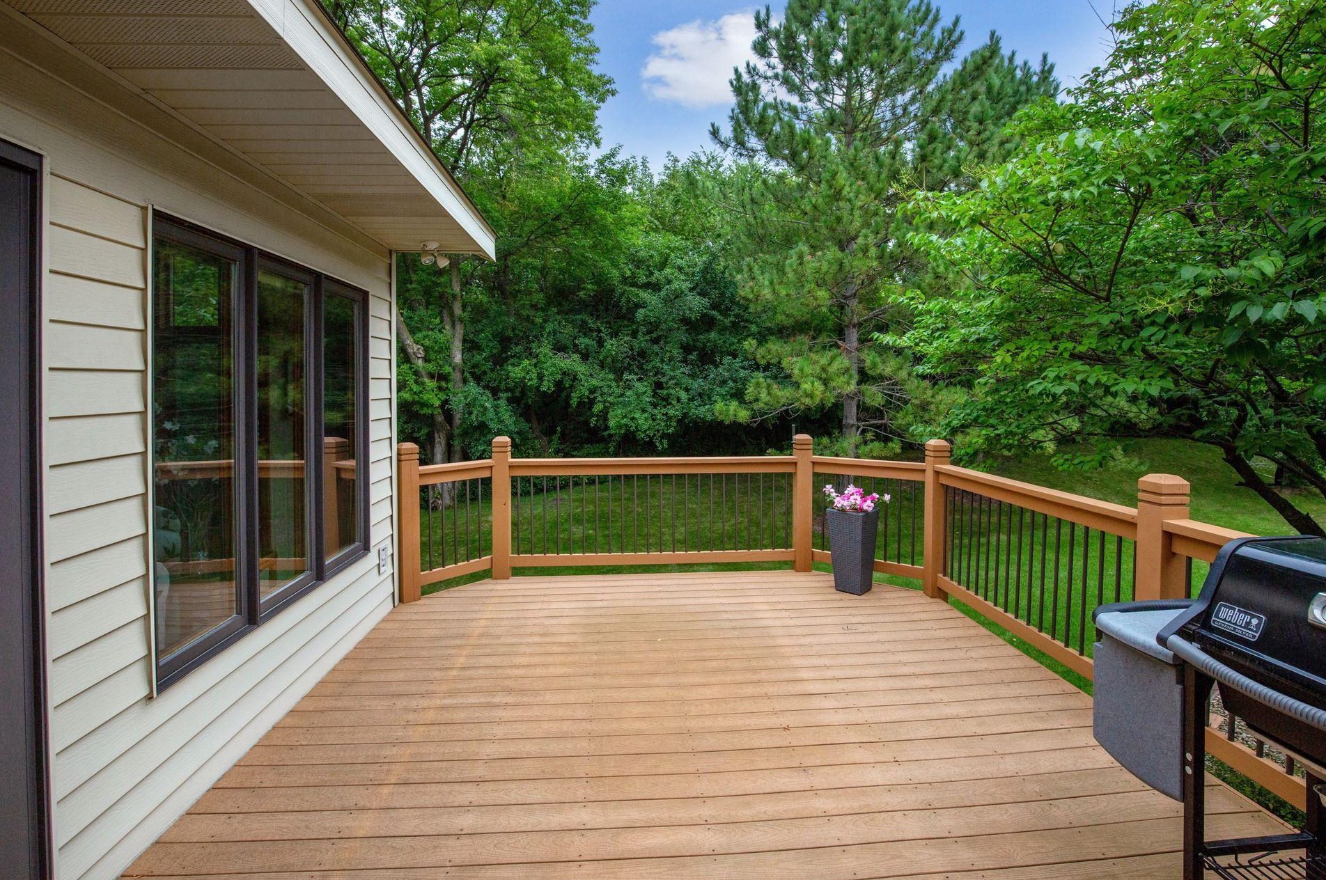 9039 Gould Rd, Edina MN  55347-3362 exterior