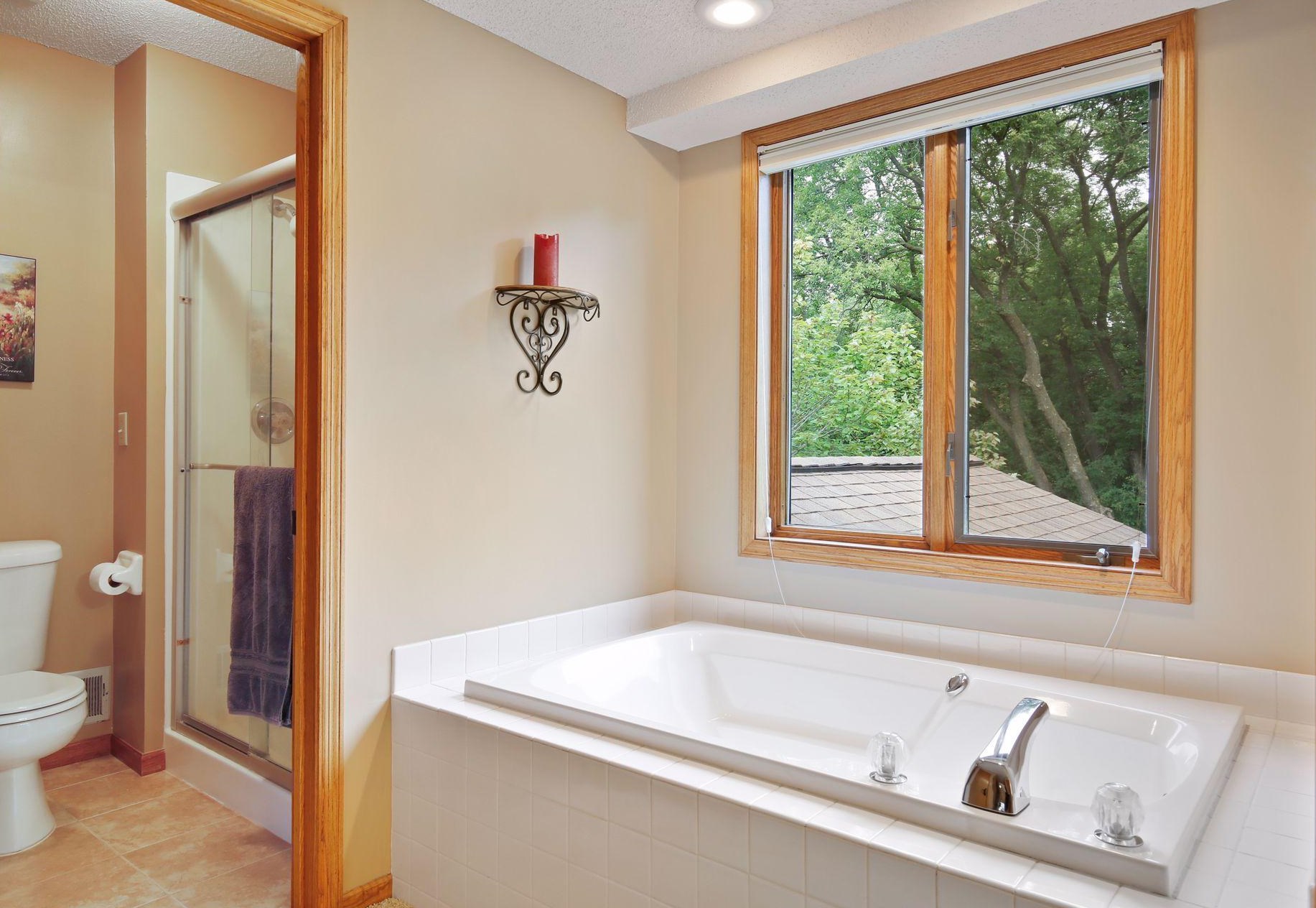 9039 Gould Rd, Edina MN  55347-3362 exterior