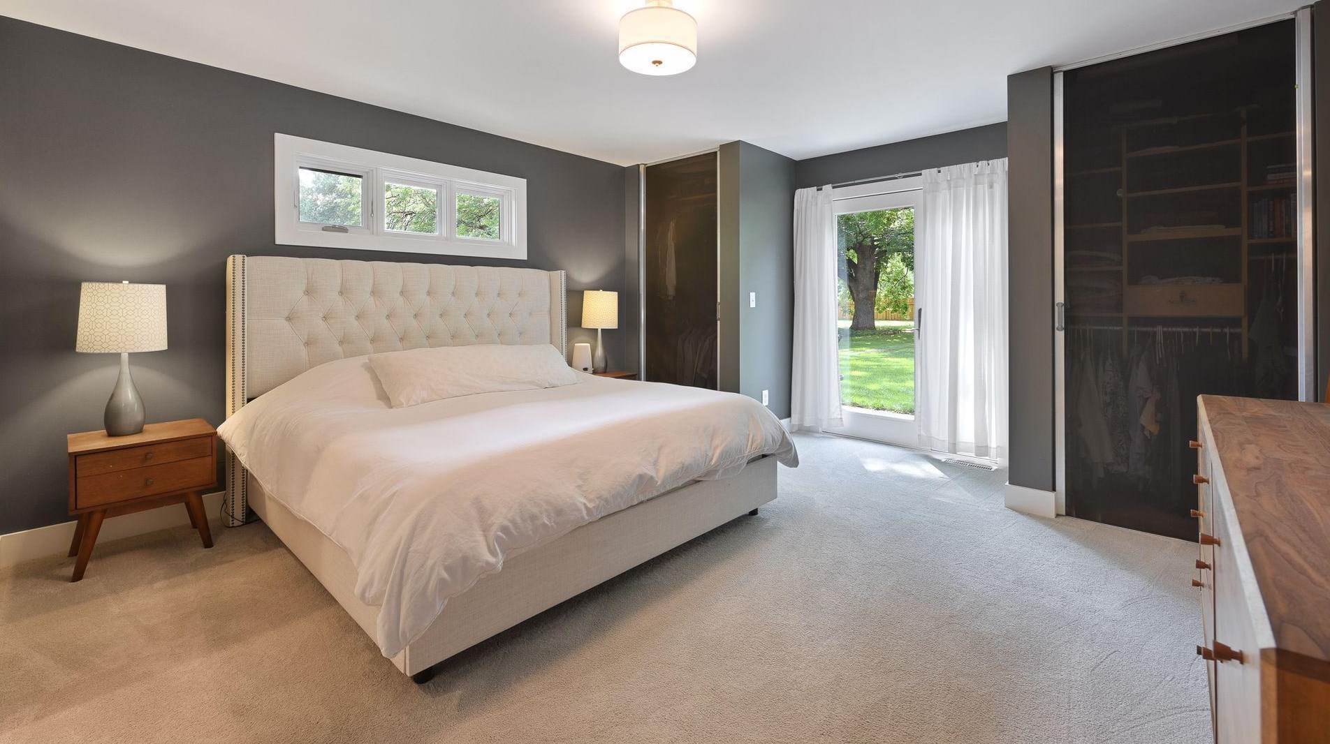 6812 Wooddale Ave, Minneapolis MN  55435-1635 exterior