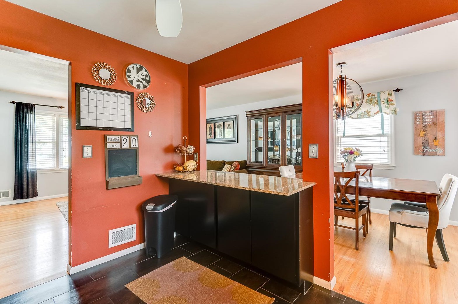 1545 Winchell St, Saint Paul MN  55106-1451 exterior