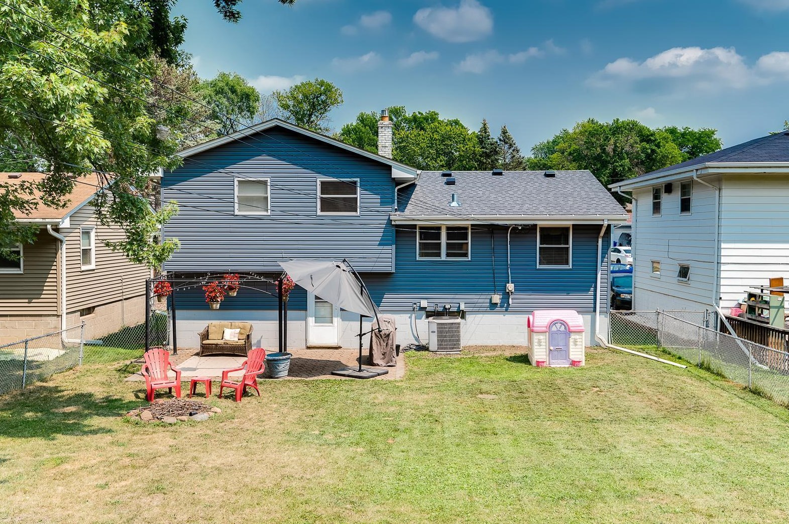 1545 Winchell St, Saint Paul MN  55106-1451 exterior