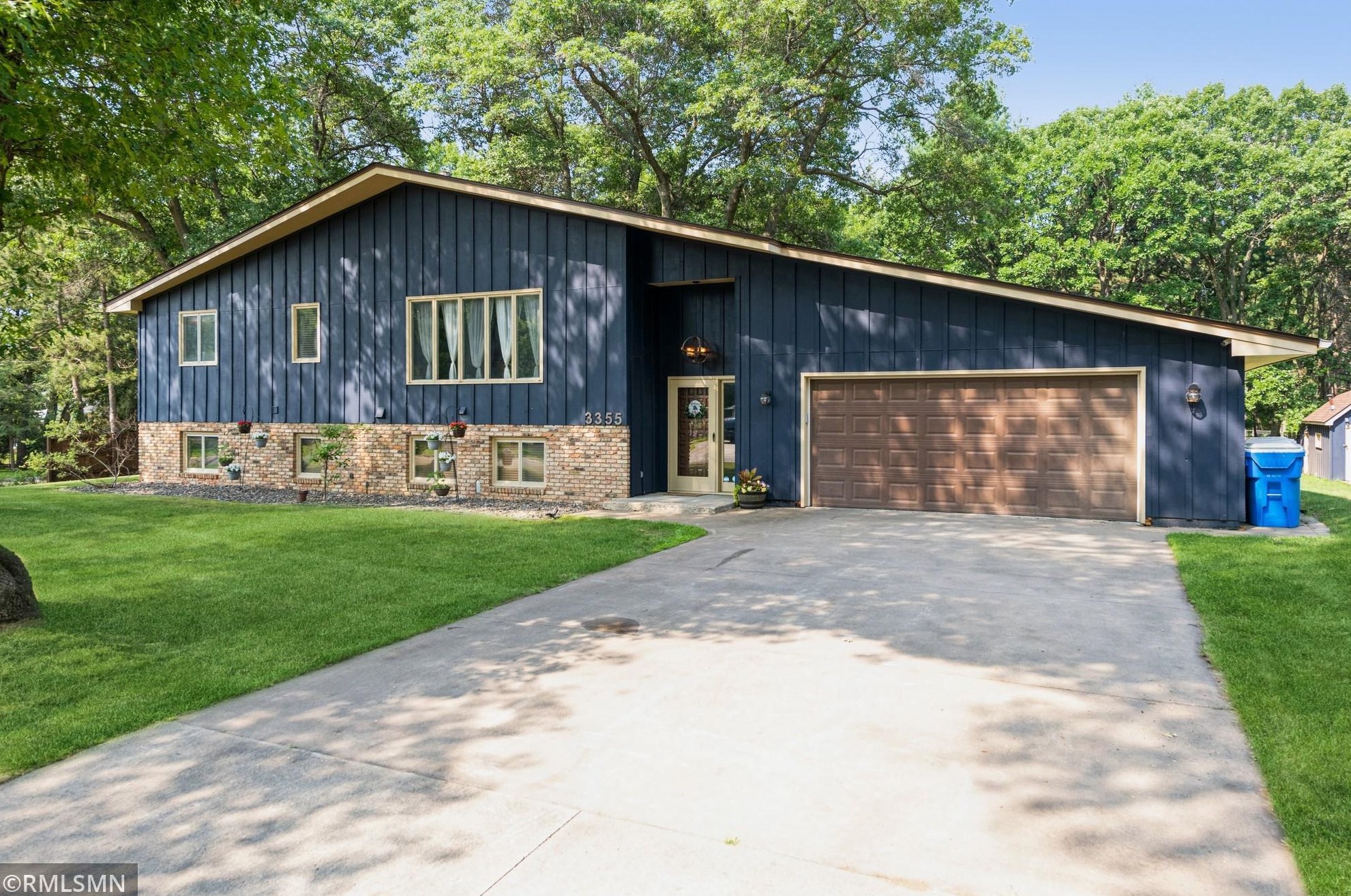 3355 Juniper St, Spectacle Lake MN  55008-4603 exterior