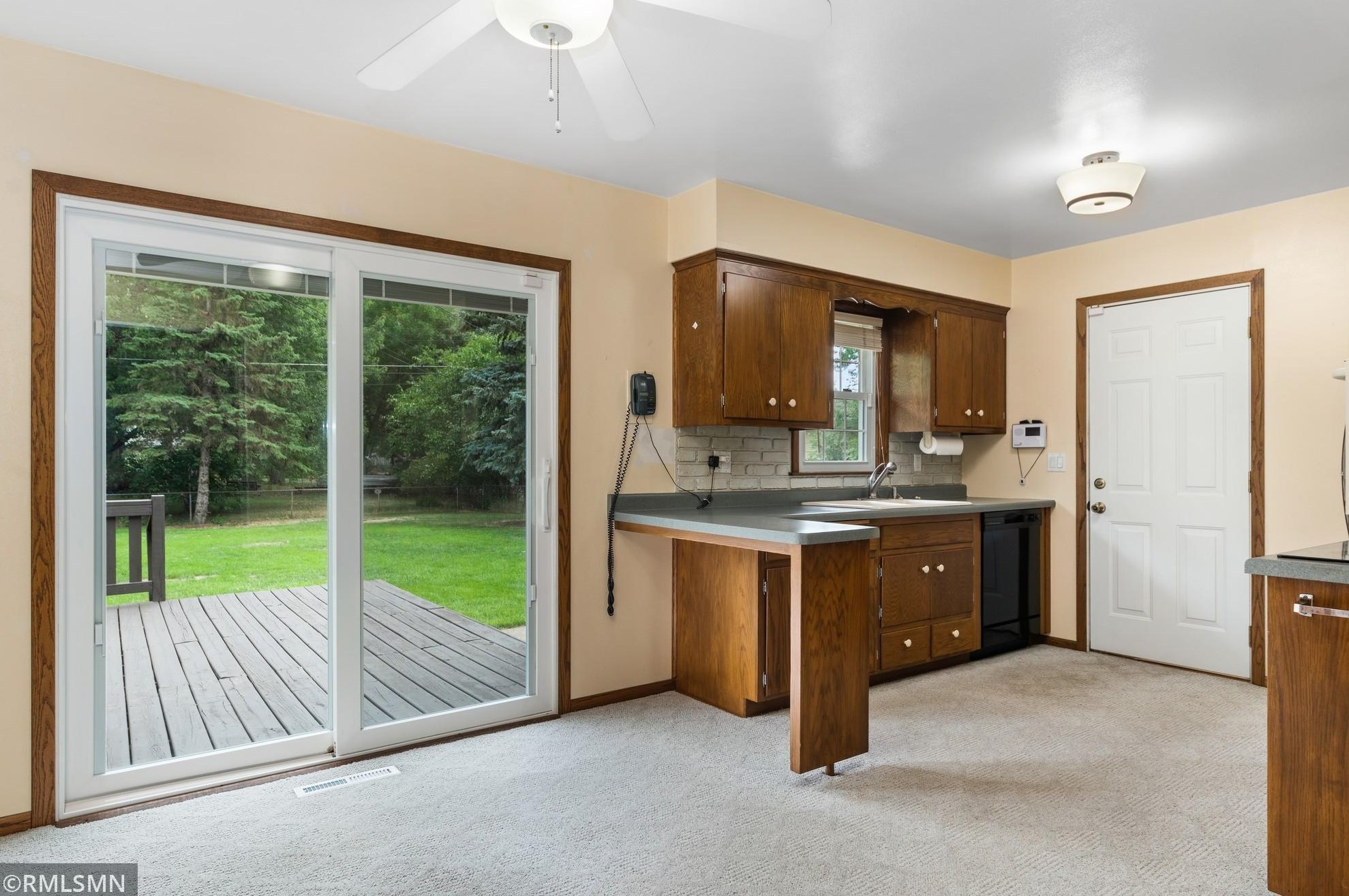 8953 Indahl Ave, Cottage Grove MN  55016-3346 exterior