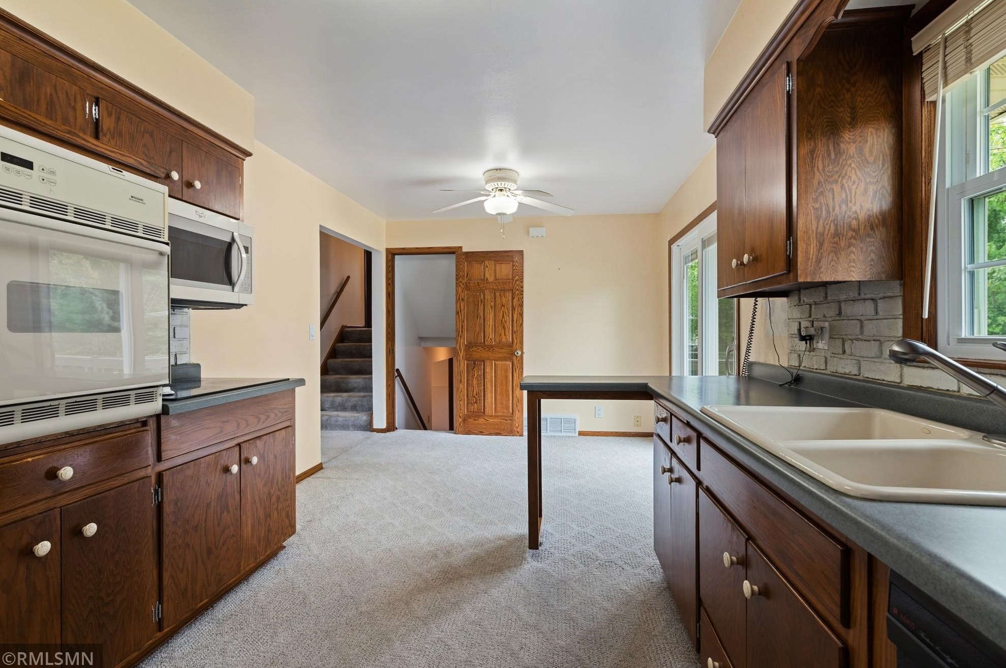 8953 Indahl Ave, Cottage Grove MN  55016-3346 exterior