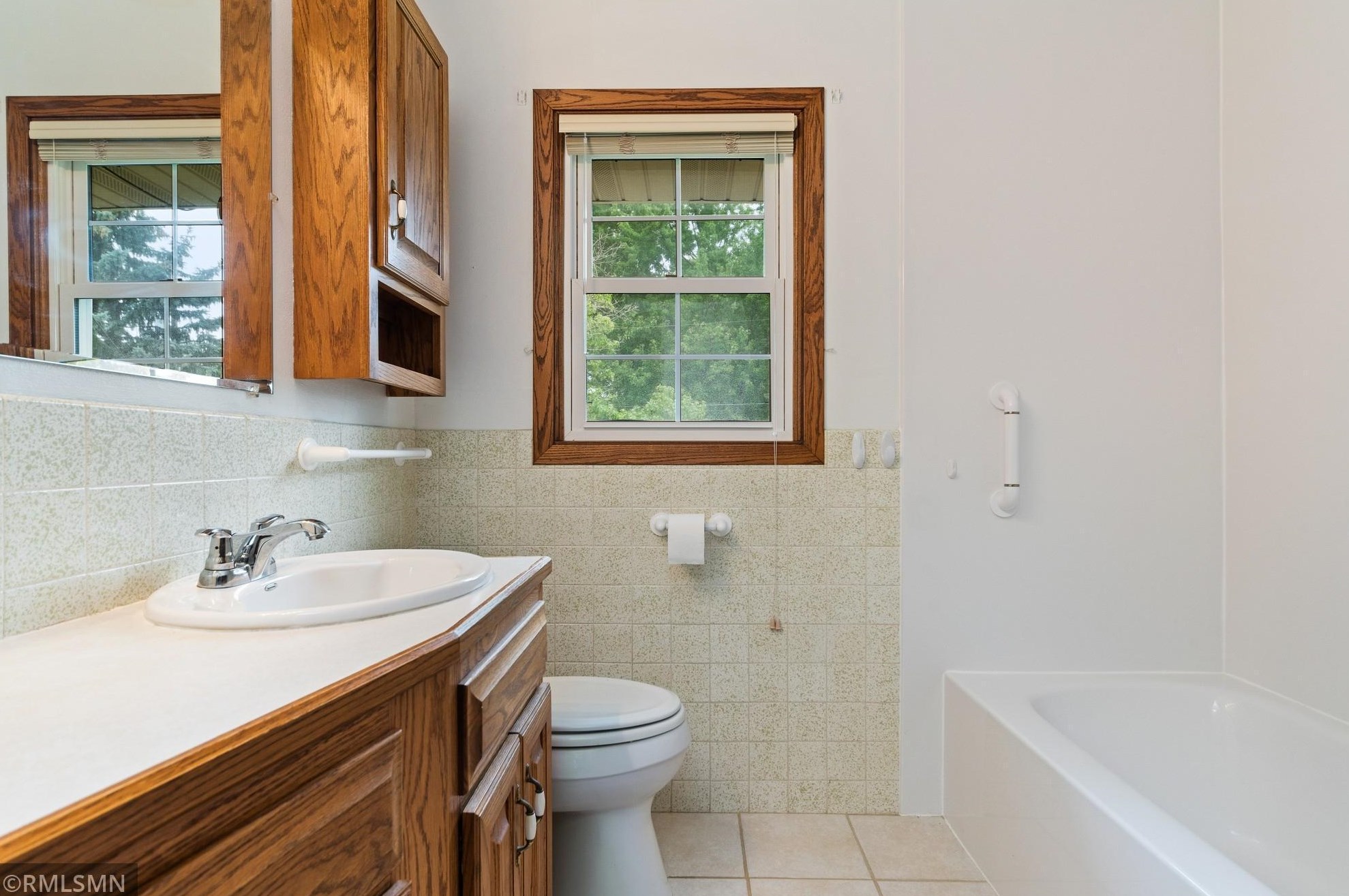 8953 Indahl Ave, Cottage Grove MN  55016-3346 exterior