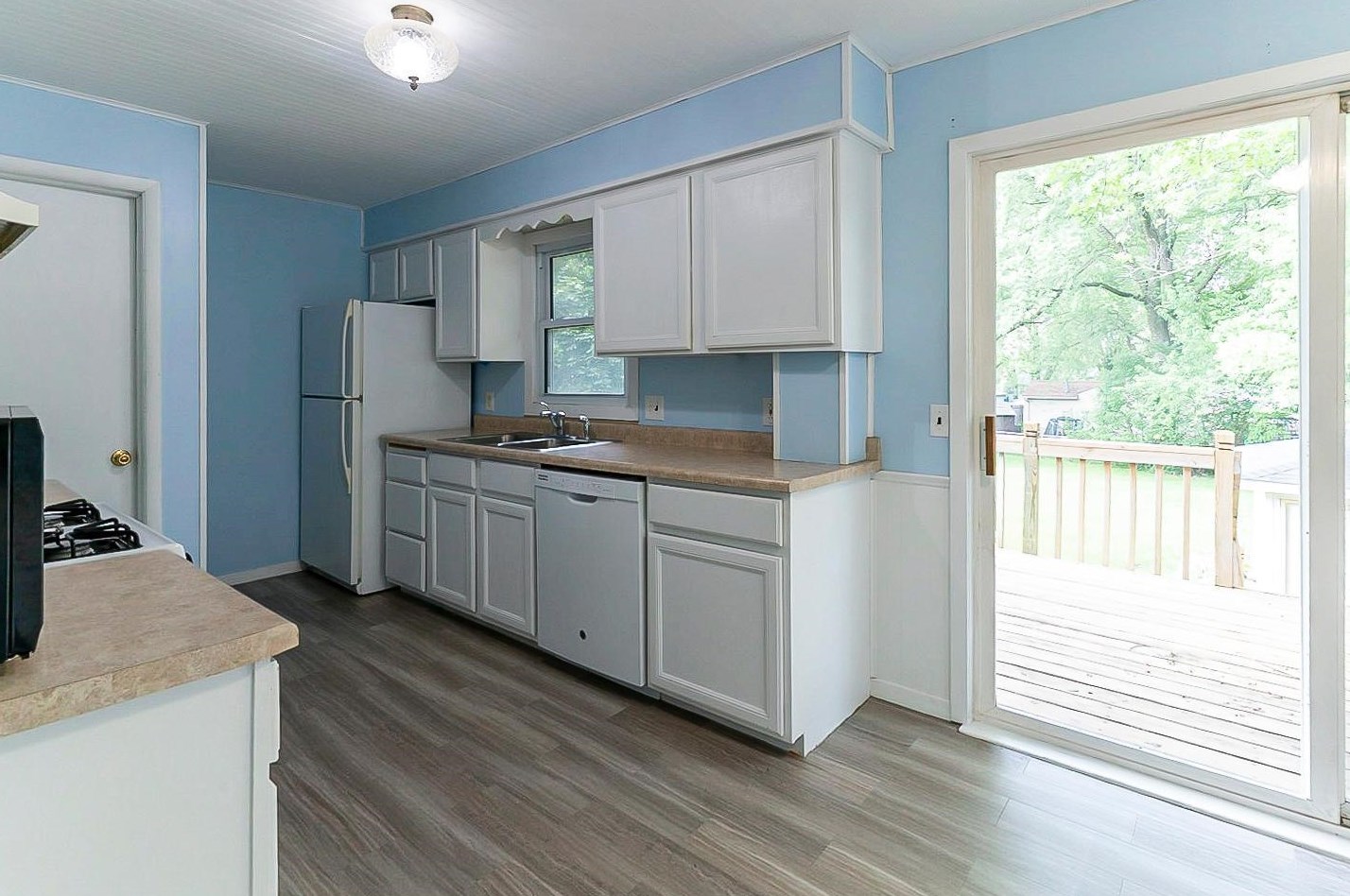 206 2nd St, Dodge Center MN 55927-9101 exterior