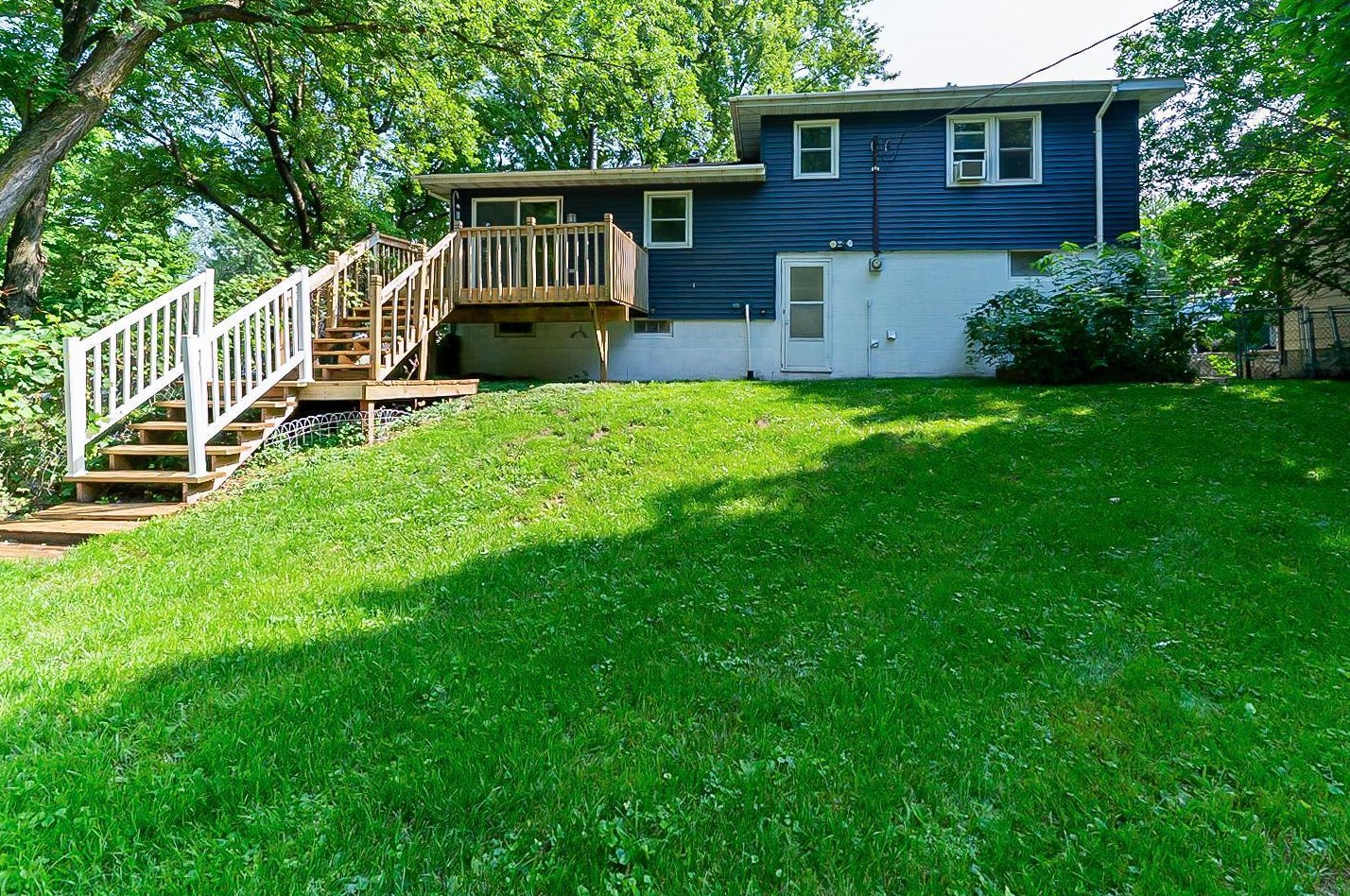 206 2nd St, Dodge Center MN 55927-9101 exterior