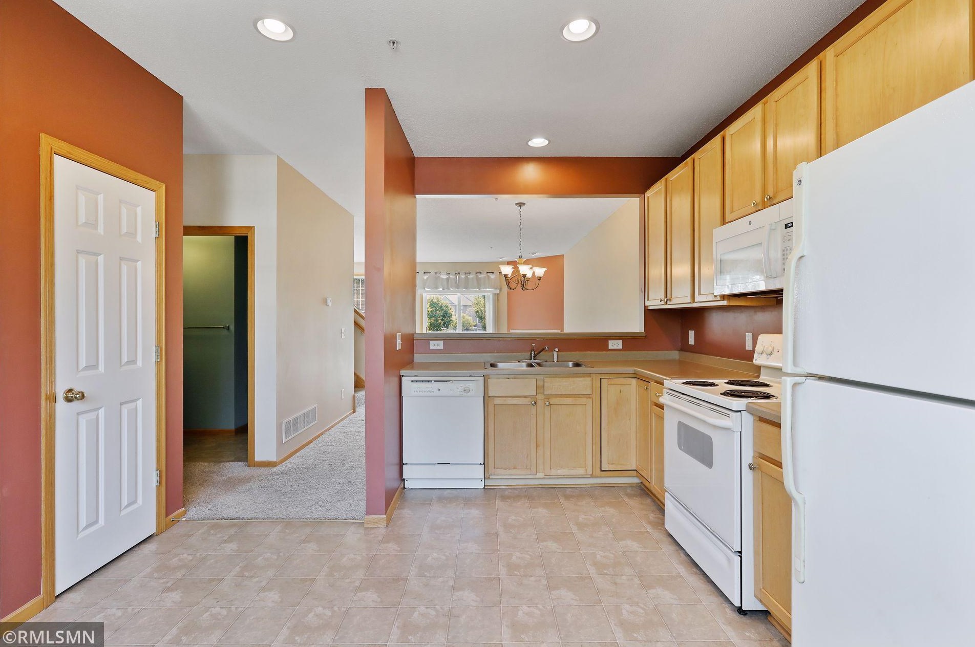 15564 Lilac Dr, Edina MN  55347-0005 exterior