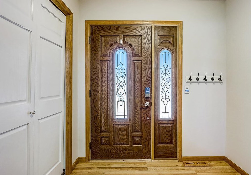 2164 Mcafee Cir, Saint Paul MN  55109-2511 exterior