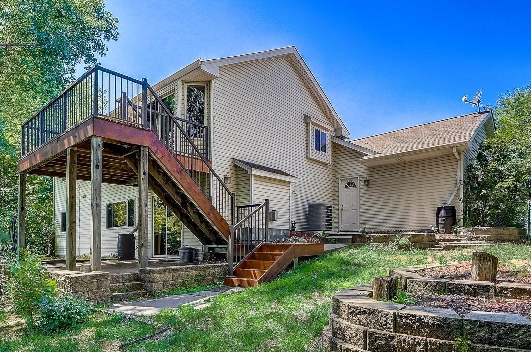 2164 Mcafee Cir, Saint Paul MN  55109-2511 exterior