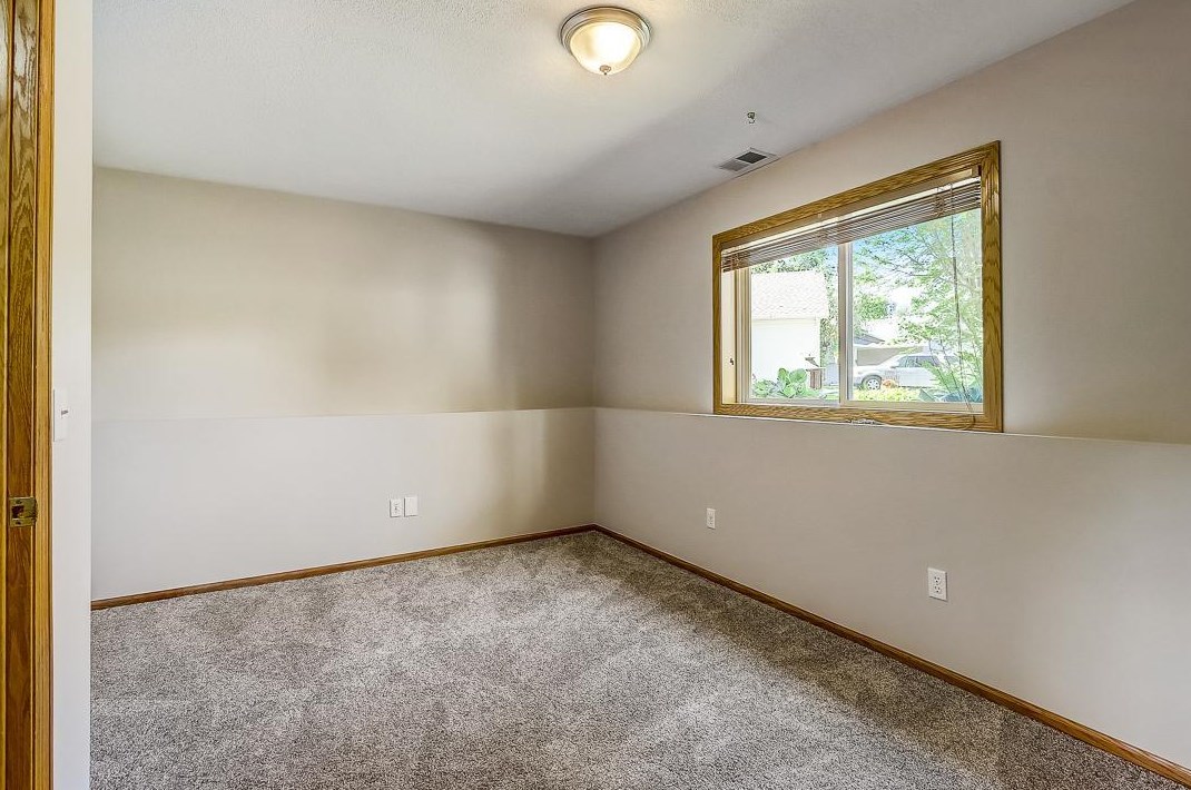 2164 Mcafee Cir, Saint Paul MN  55109-2511 exterior