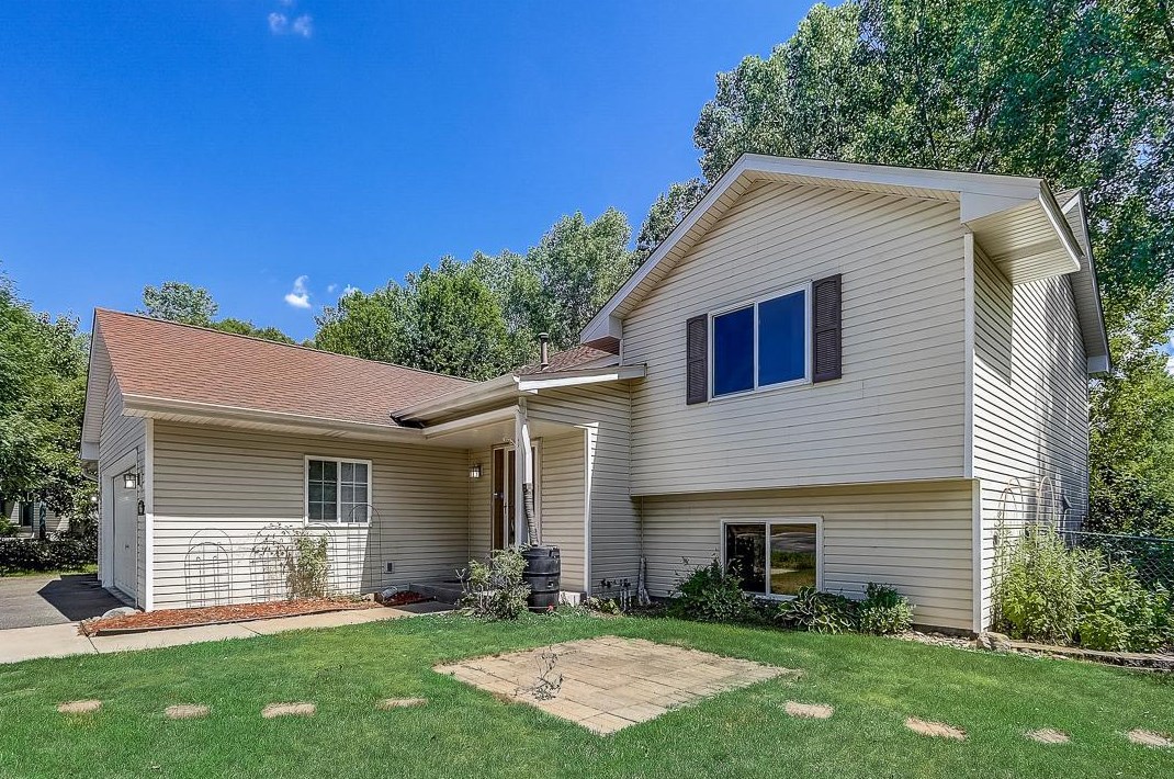 2164 Mcafee Cir, Saint Paul MN  55109-2511 exterior