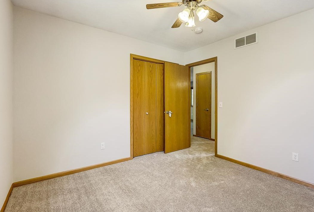 2164 Mcafee Cir, Saint Paul MN  55109-2511 exterior
