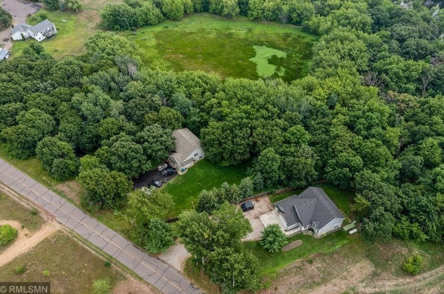 3250 Riverbank Dr, Isanti MN  55040-4336 exterior