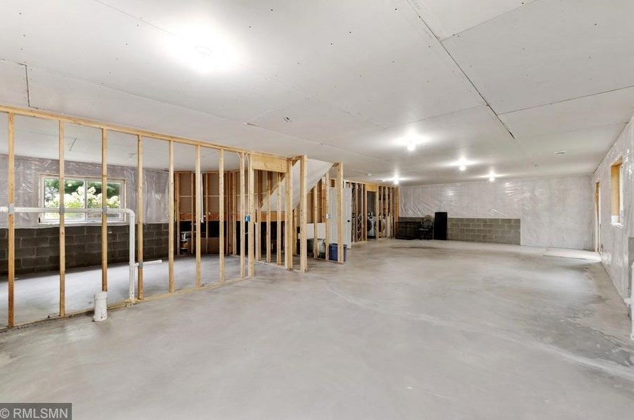 3250 Riverbank Dr, Isanti MN  55040-4336 exterior