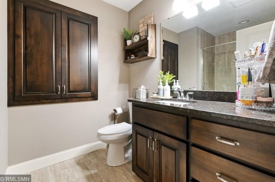 3250 Riverbank Dr, Isanti MN  55040-4336 exterior