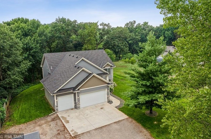 3250 Riverbank Dr, Isanti MN  55040-4336 exterior