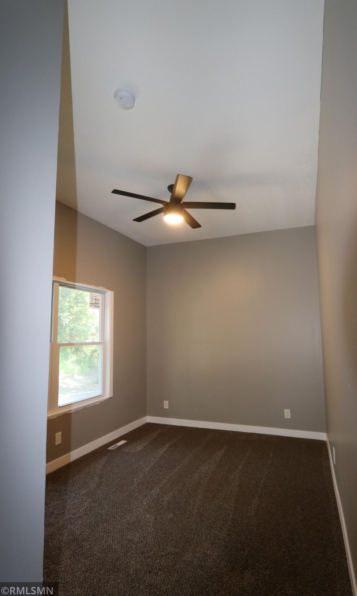 1475 Pacific St, Saint Paul MN  55106-6512 exterior