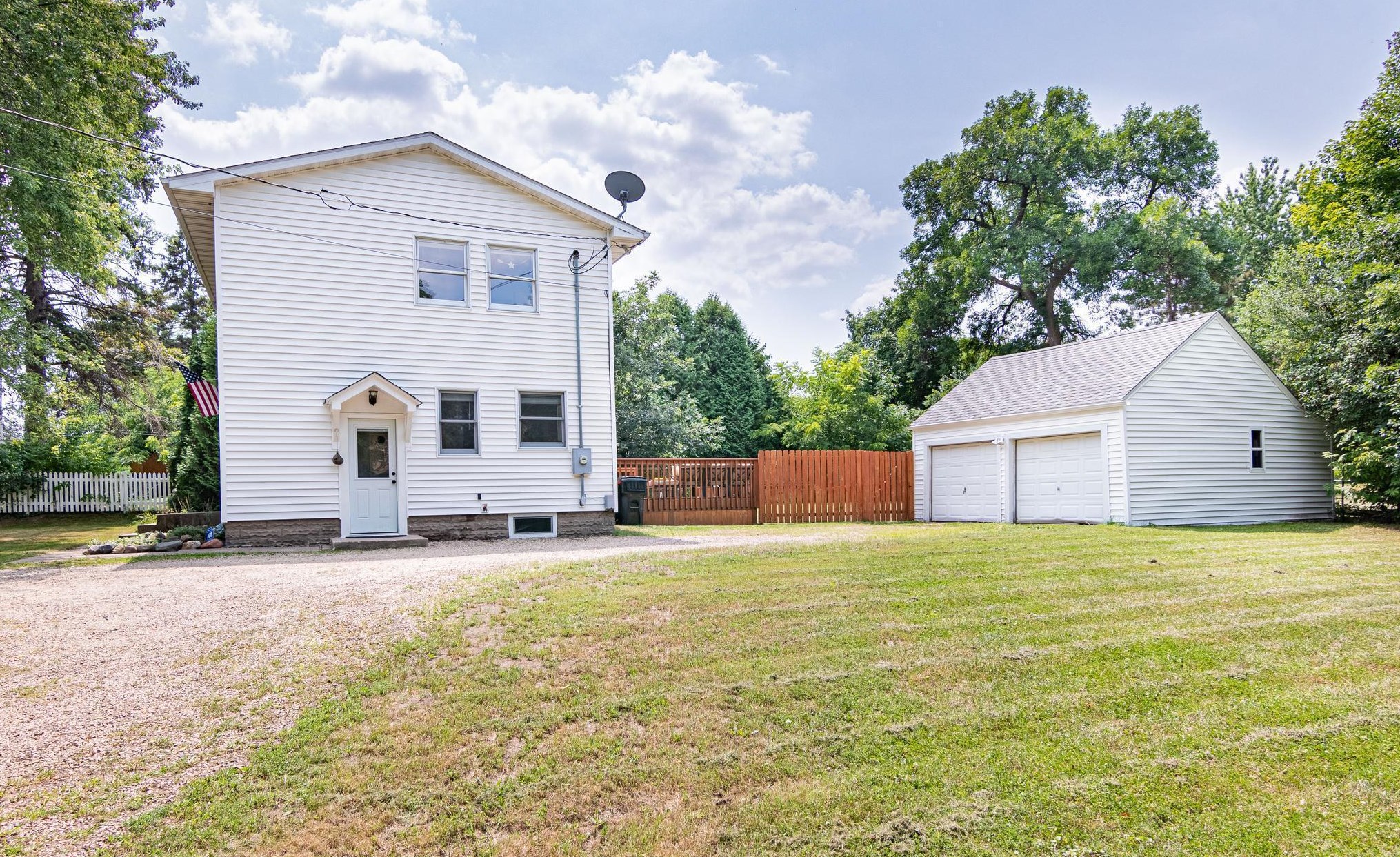 1813 Mcknight Rd, Saint Paul MN  55109-4851 exterior