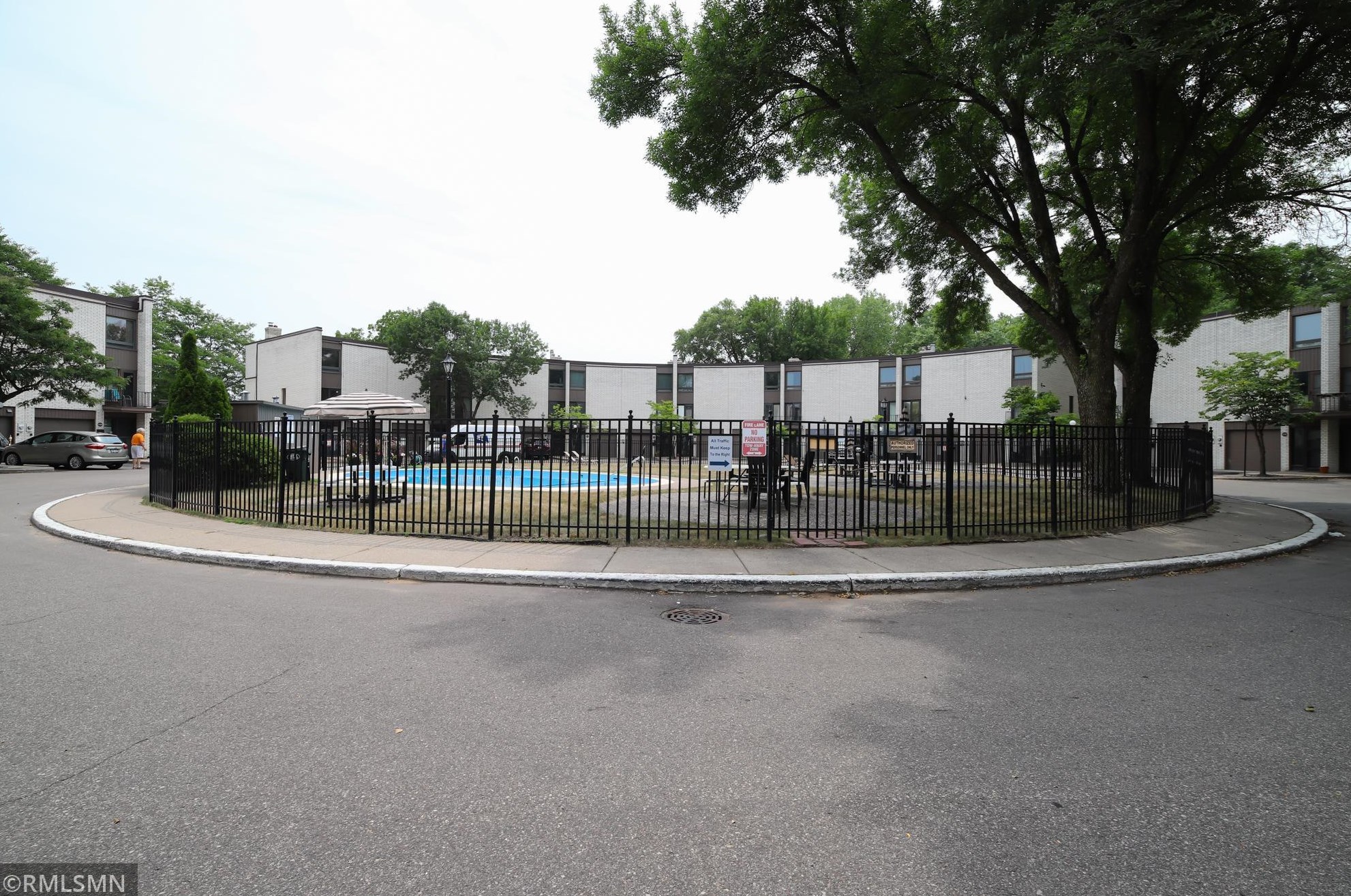 125 Mcknight Rd, Saint Paul MN  55119-6653 exterior